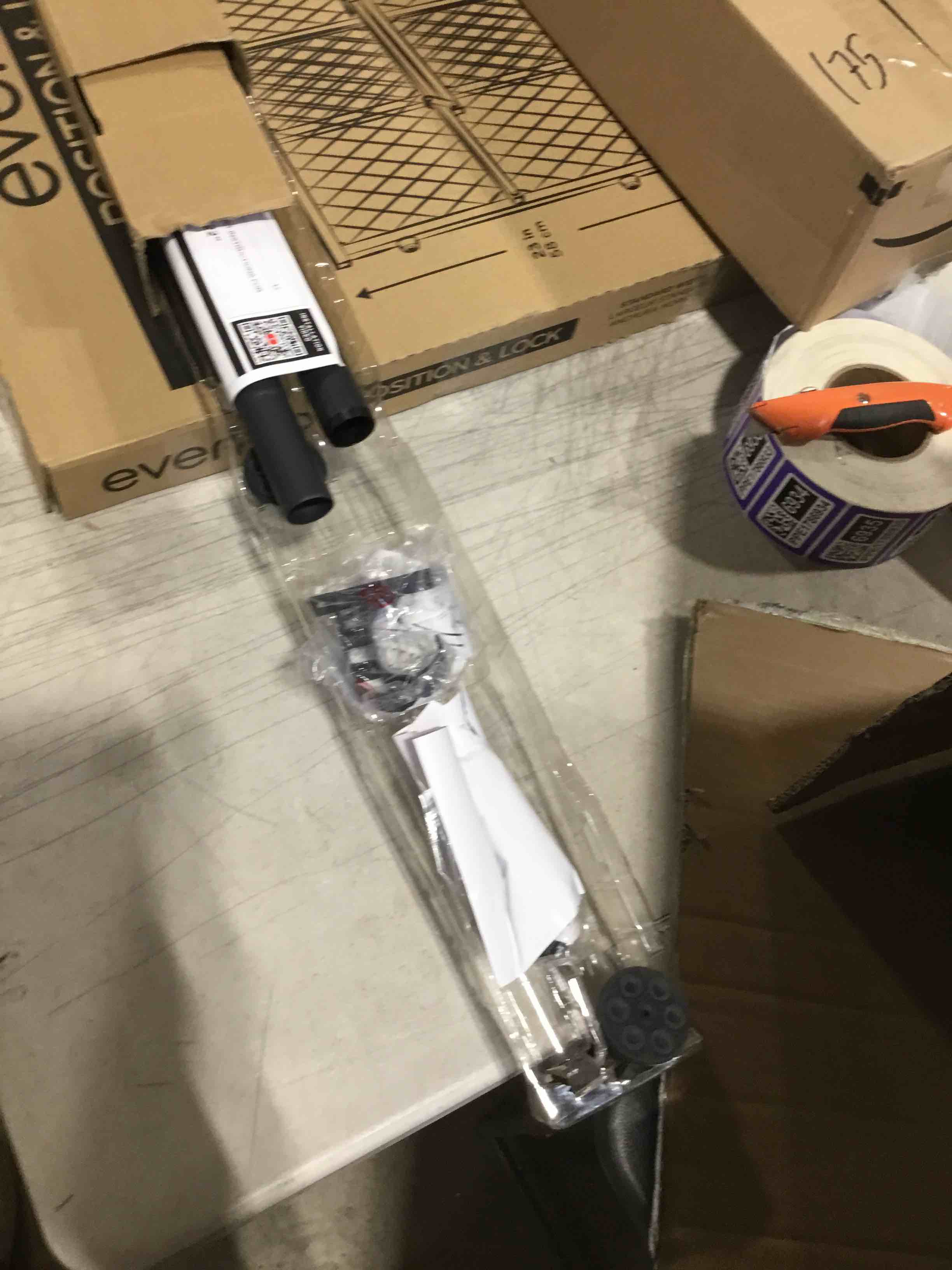 https://s3.amazonaws.com/lotting-images-prod/bidfta/TEA1891695_1736181883523.jpeg