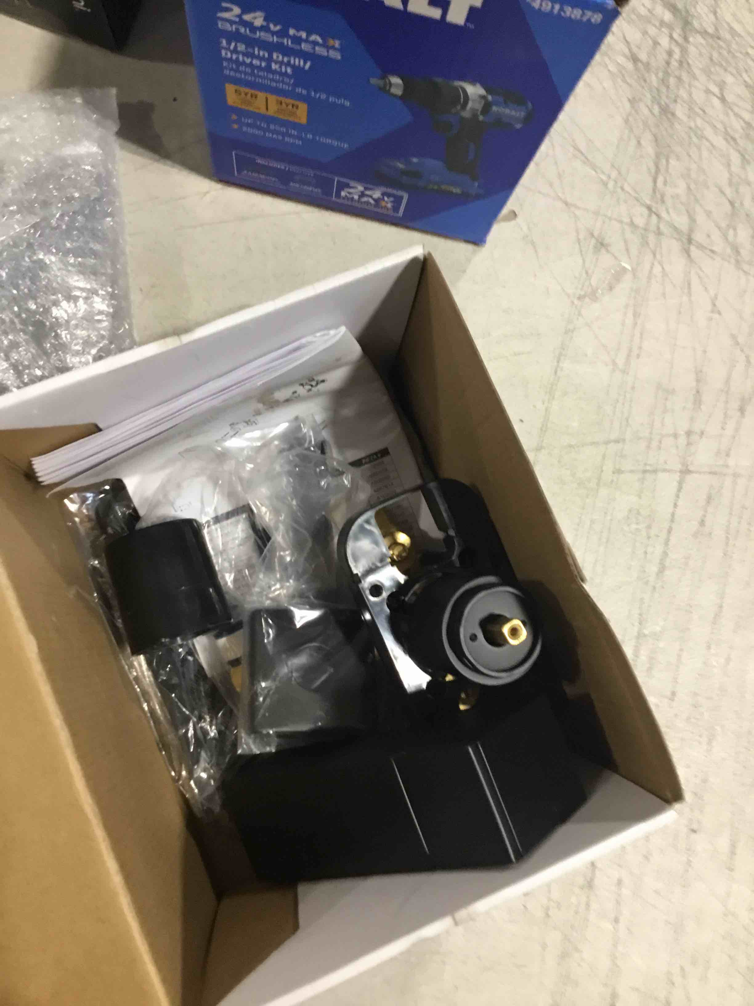 https://s3.amazonaws.com/lotting-images-prod/bidfta/TEA1891701_1736183894377.jpeg