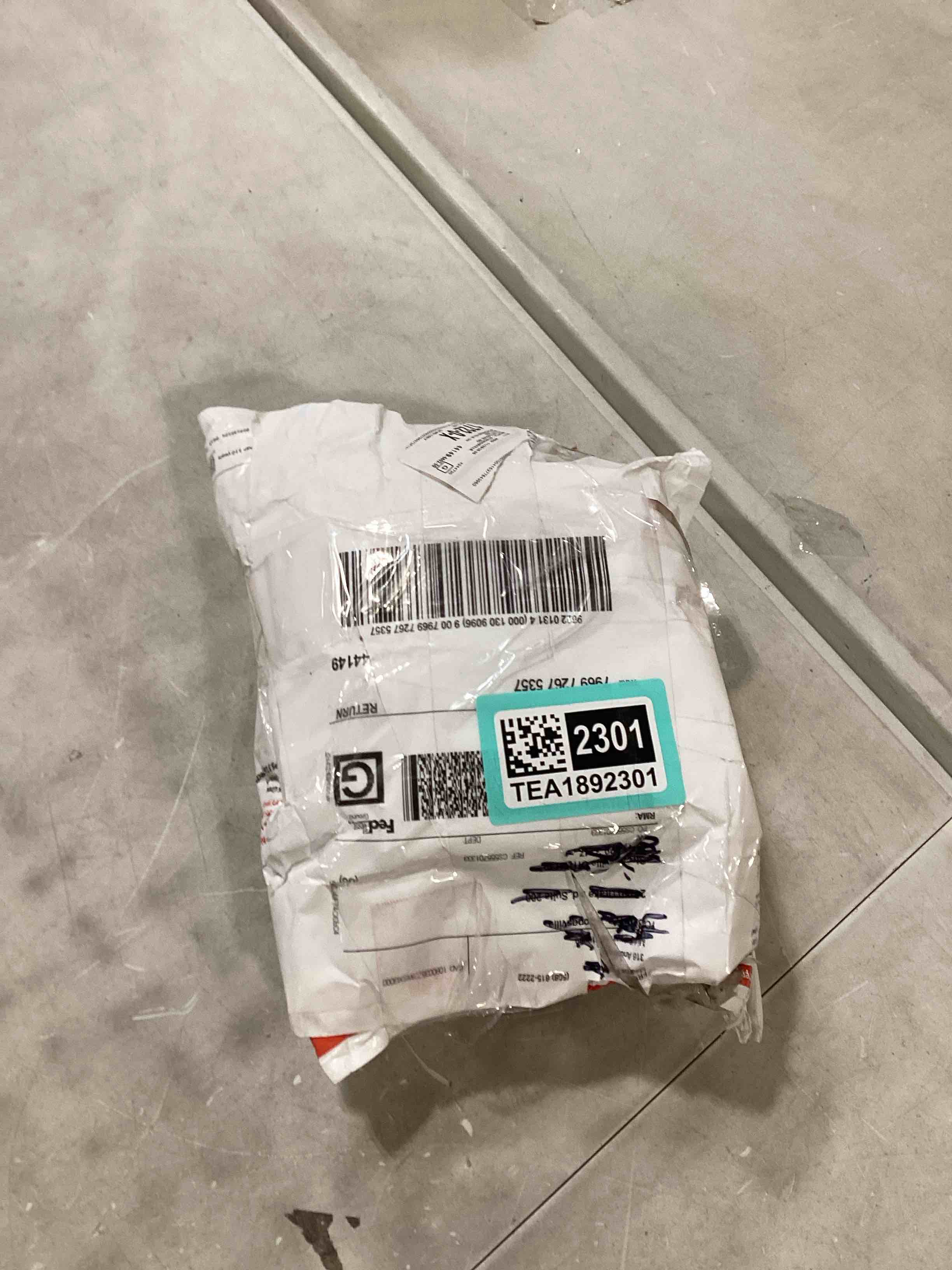 https://s3.amazonaws.com/lotting-images-prod/bidfta/TEA1892301_1737562887807.jpeg