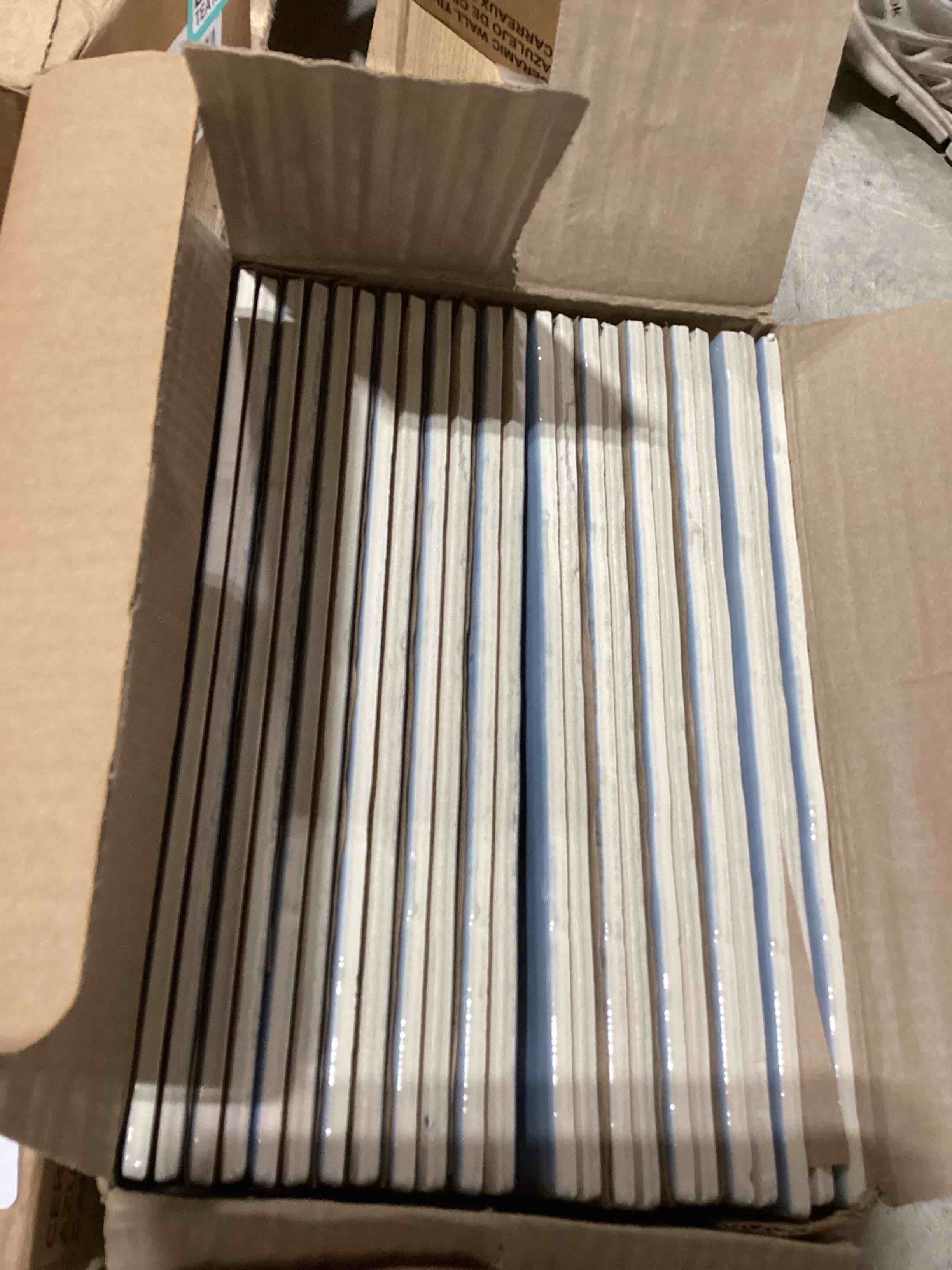 https://s3.amazonaws.com/lotting-images-prod/bidfta/TEA1892579_1738595879758.jpeg