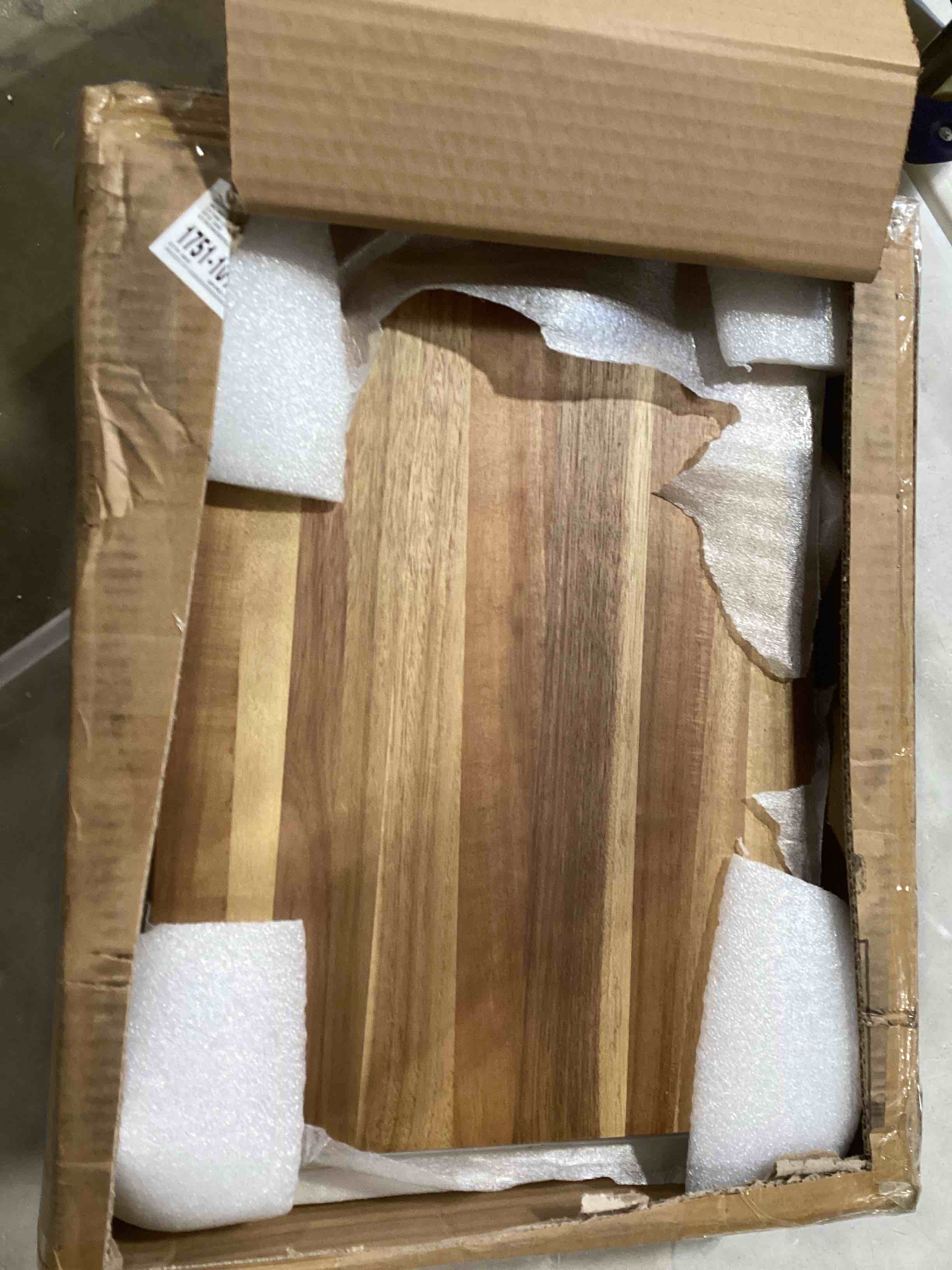 https://s3.amazonaws.com/lotting-images-prod/bidfta/TEA1892592_1738600167728.jpeg
