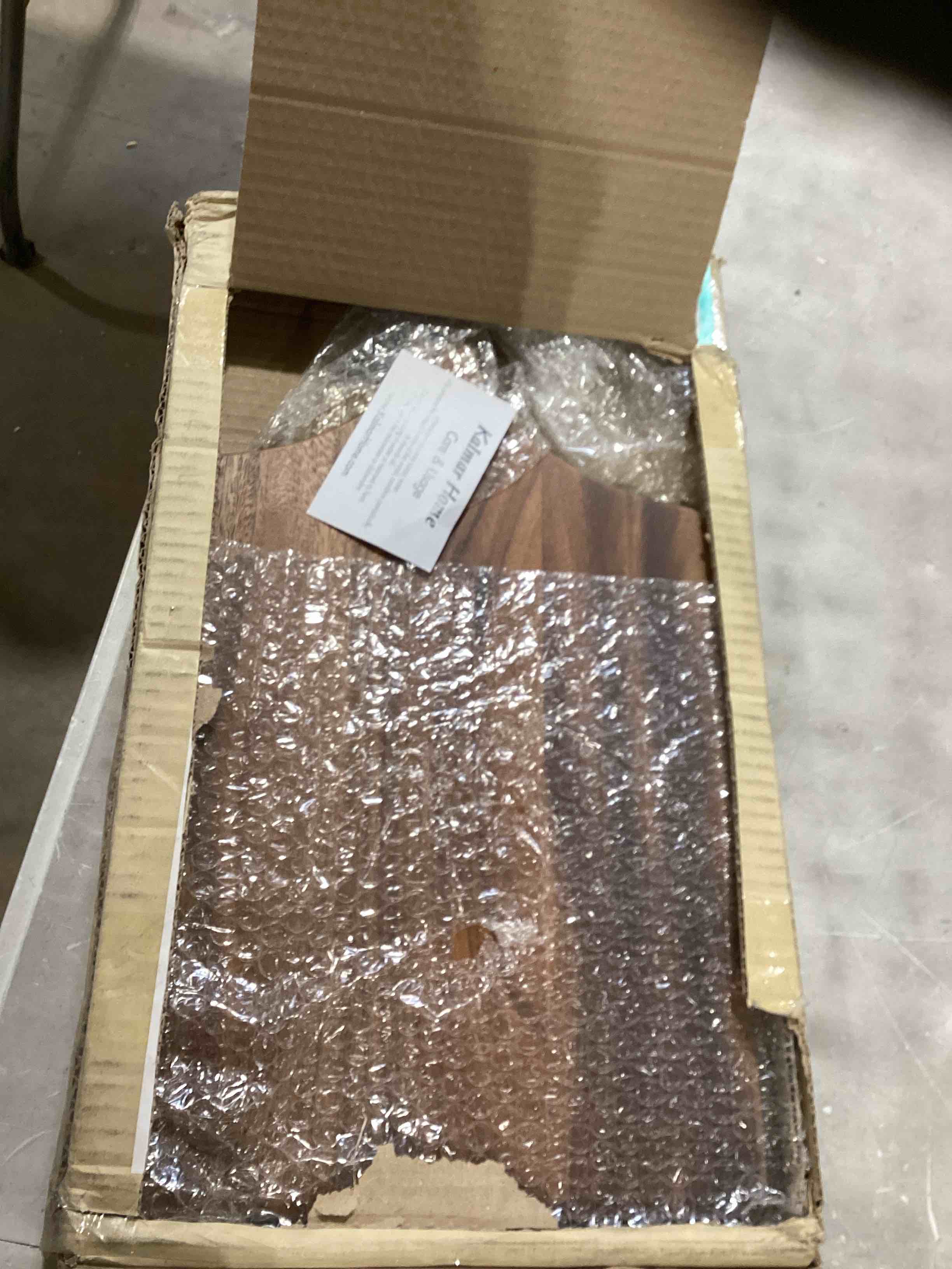 https://s3.amazonaws.com/lotting-images-prod/bidfta/TEA1892604_1738608269041.jpeg