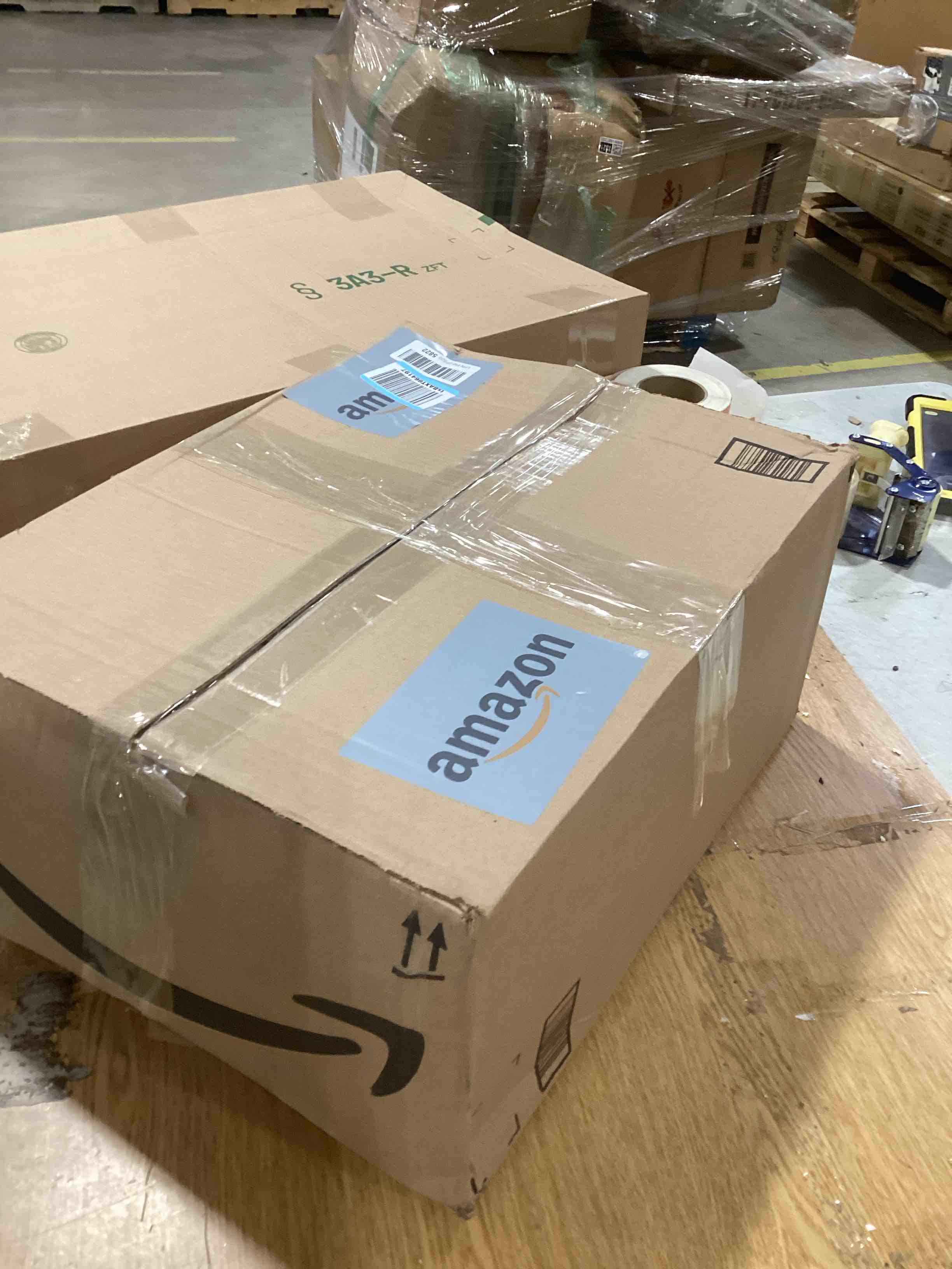 https://s3.amazonaws.com/lotting-images-prod/bidfta/TEA1893407_1741376009276.jpeg