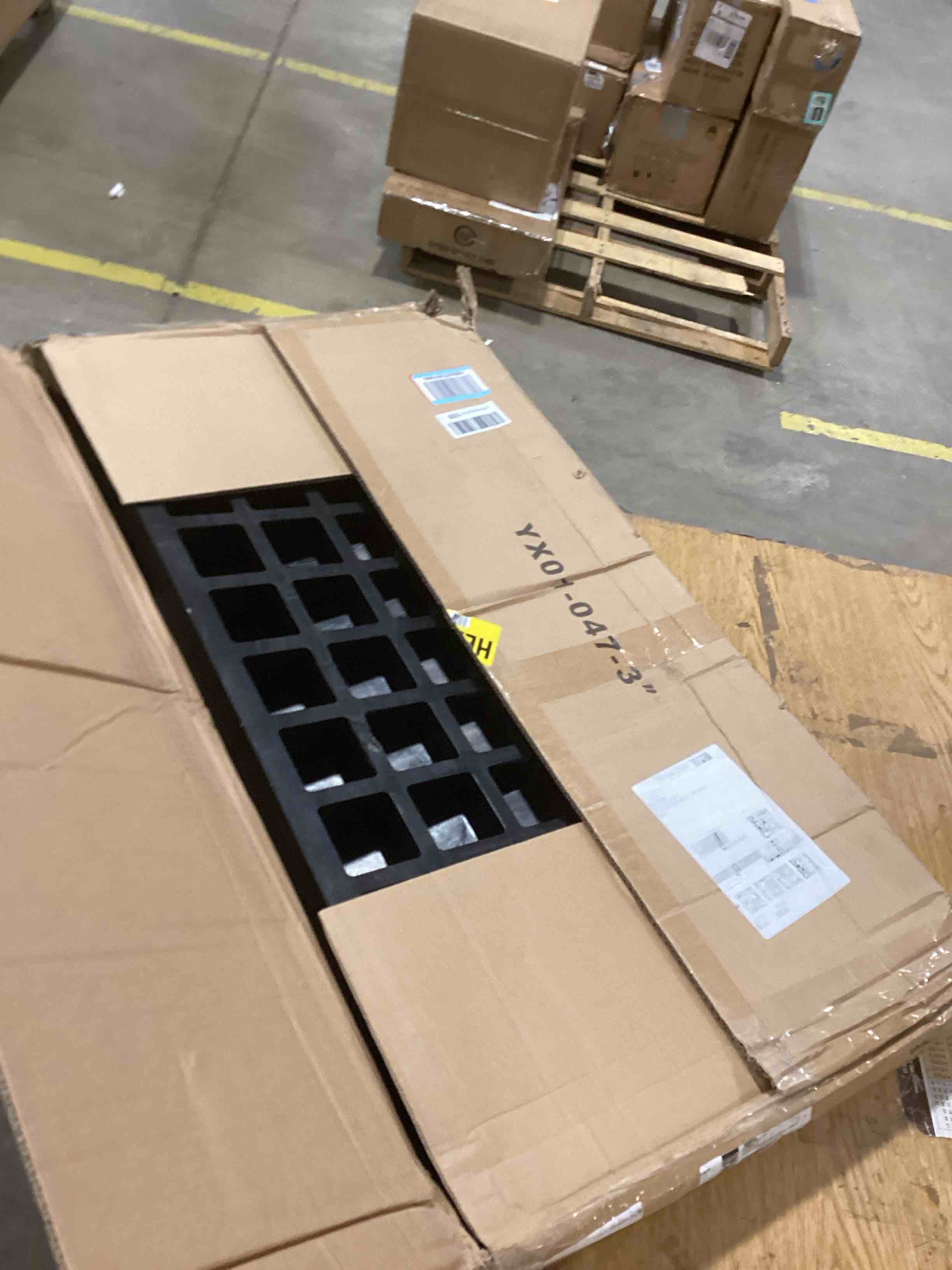 https://s3.amazonaws.com/lotting-images-prod/bidfta/TEA1893700_1742391101445.jpeg