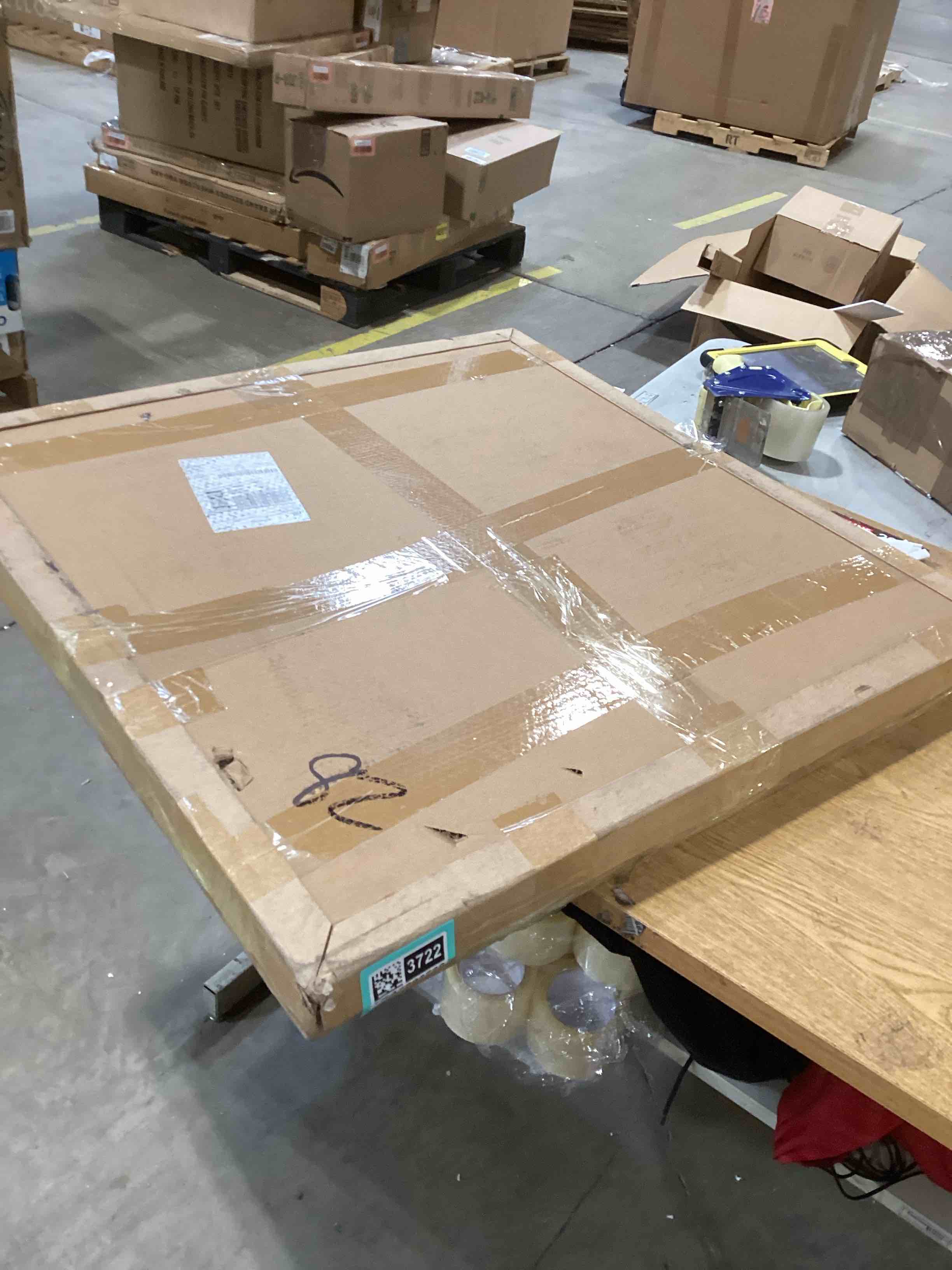 https://s3.amazonaws.com/lotting-images-prod/bidfta/TEA1893722_1742393992452.jpeg