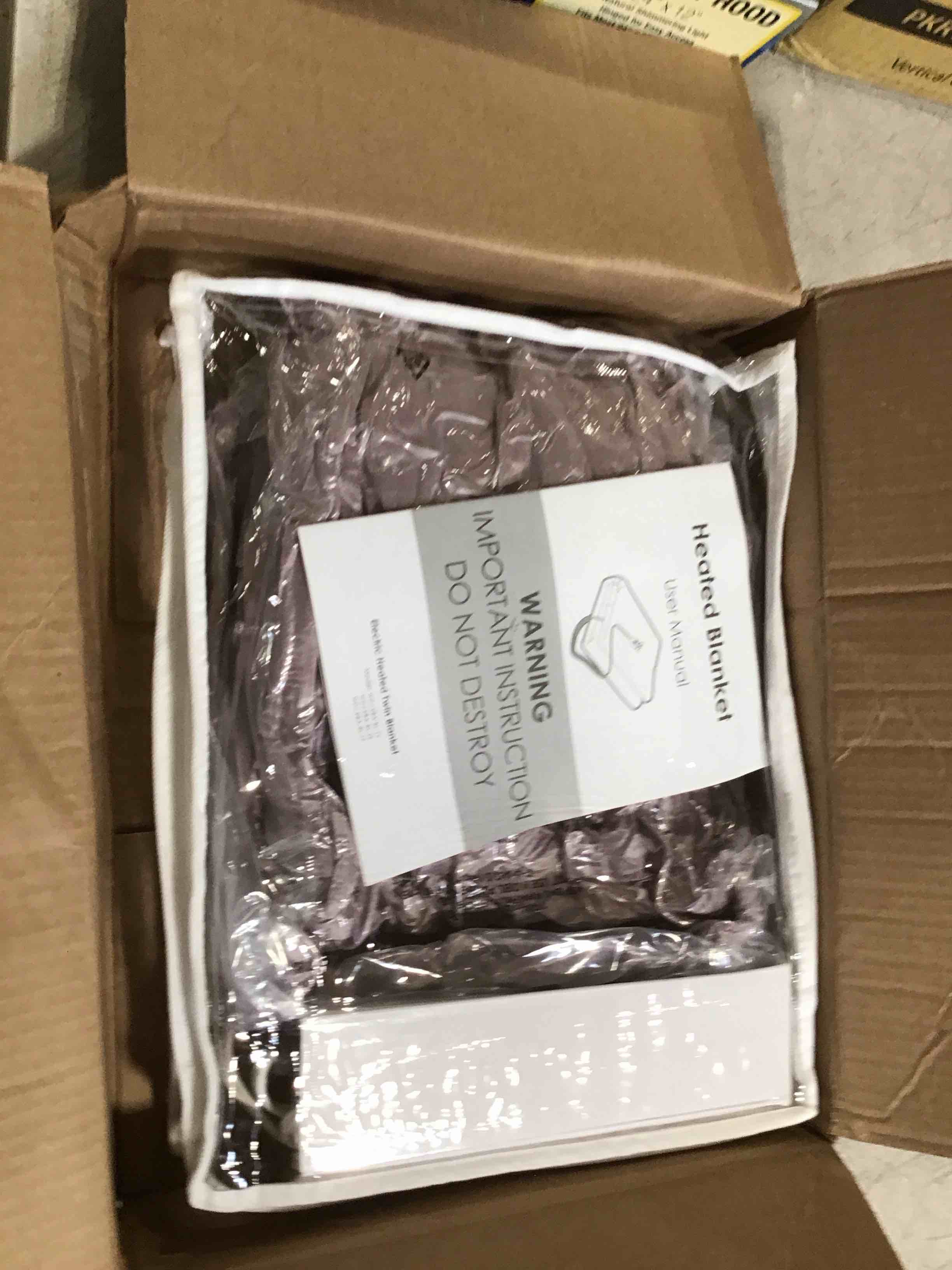 https://s3.amazonaws.com/lotting-images-prod/bidfta/TEA1896637_1742324001420.jpeg