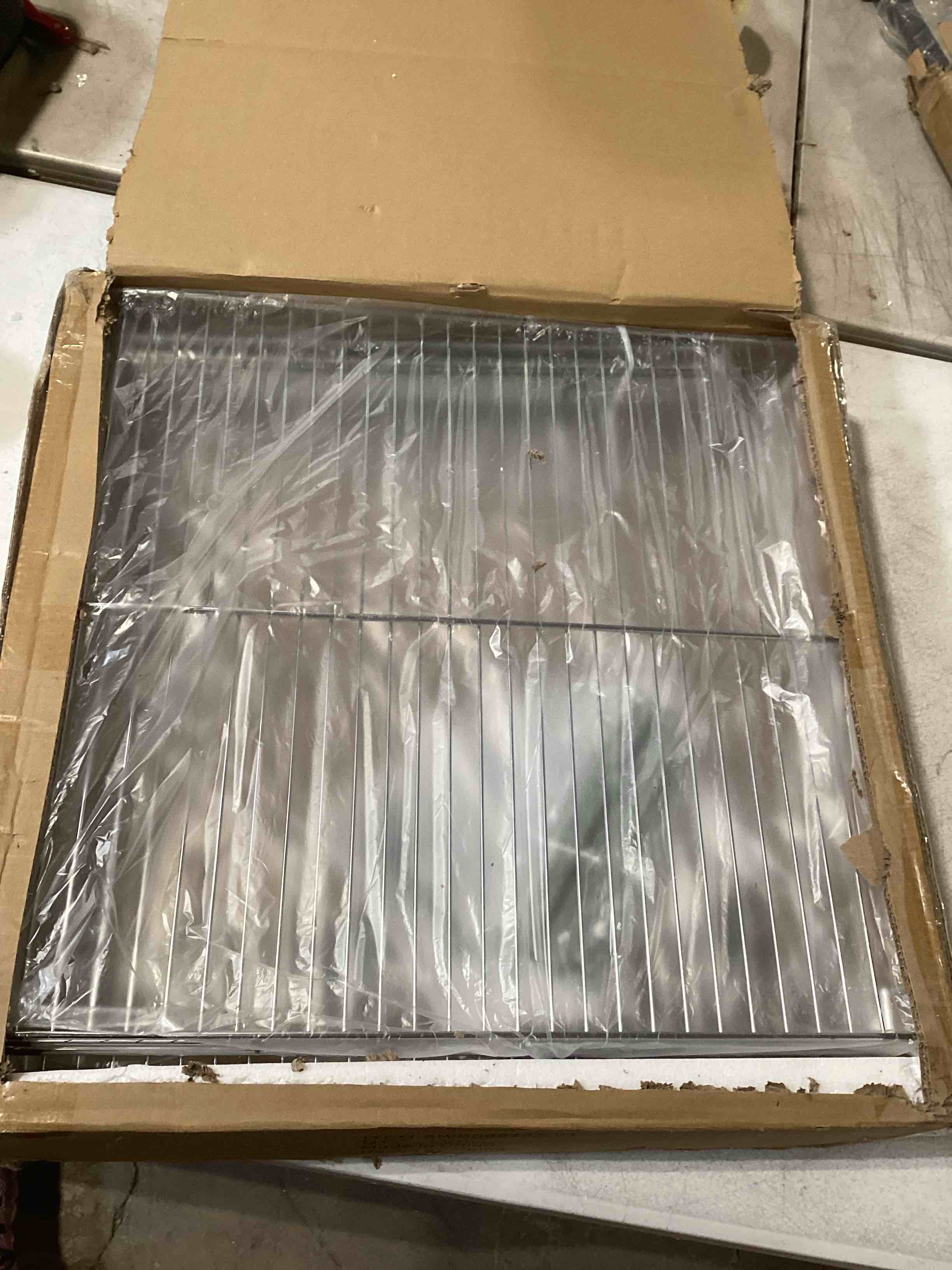 https://s3.amazonaws.com/lotting-images-prod/bidfta/TEA1896719_1742398295059.jpeg