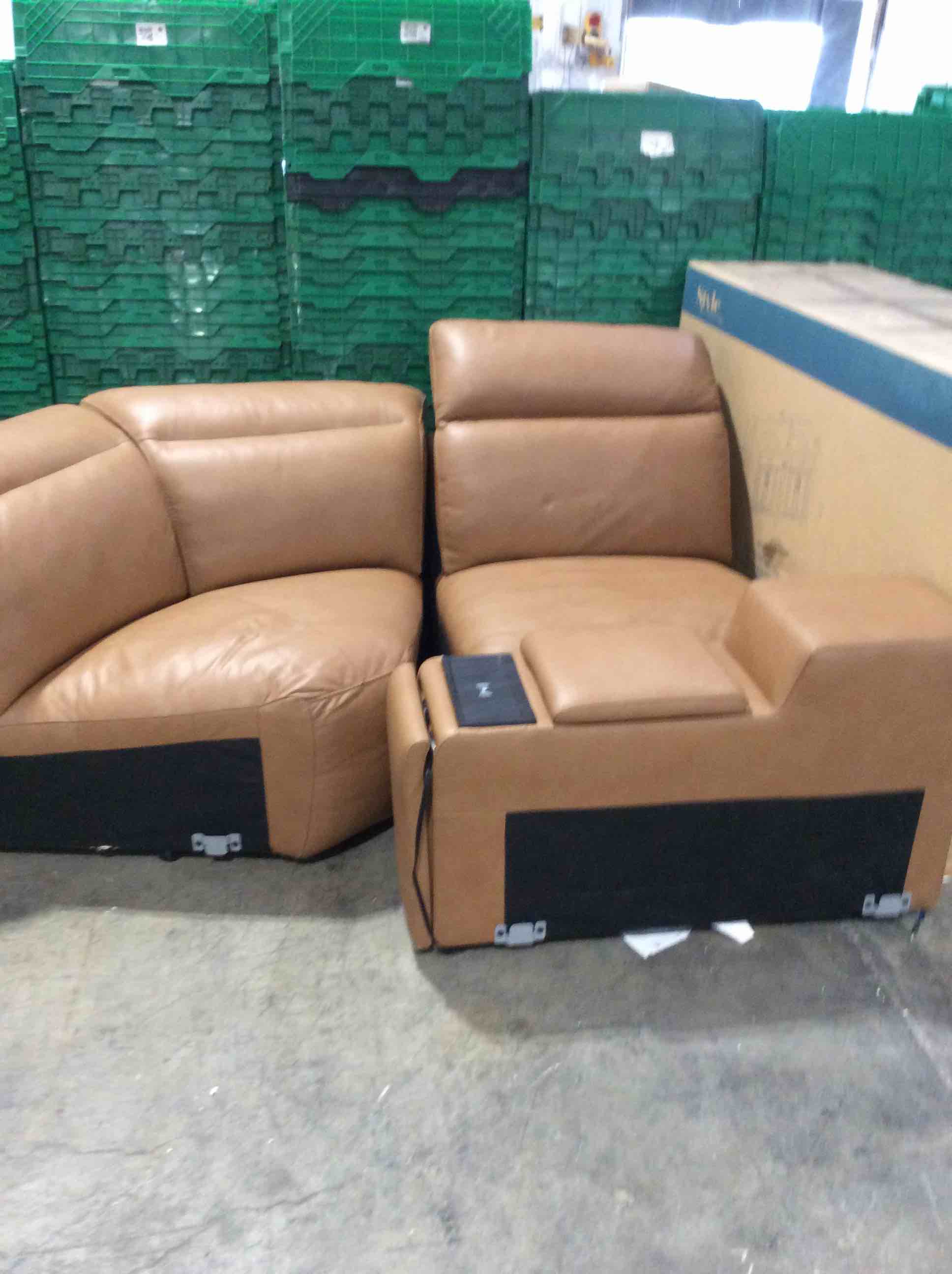 https://s3.amazonaws.com/lotting-images-prod/bidfta/TEA1898532_1749159829164.jpeg