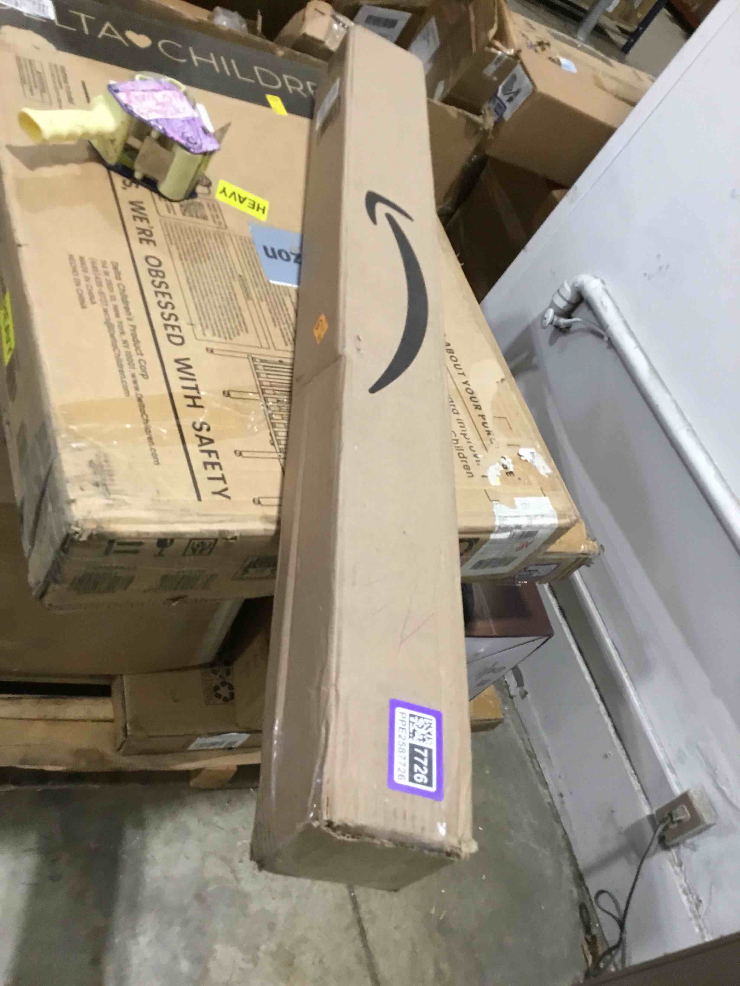https://s3.amazonaws.com/lotting-images-prod/bidfta/TEA1899030_1755885720660.jpeg