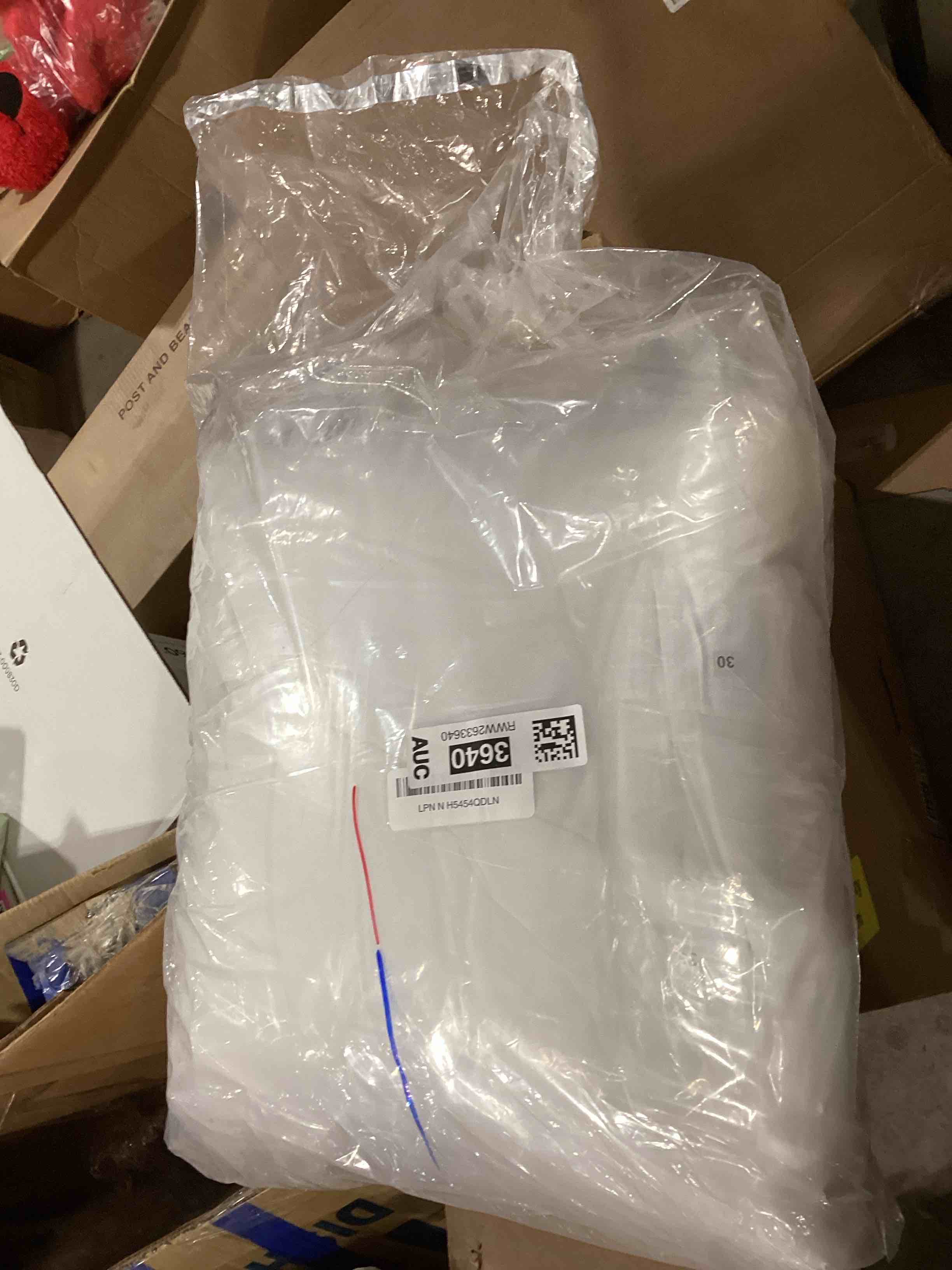 Condition photo showing New/Like New for Utopia Bedding Throw Pillows 18 x 18 Inches Pillows for Sofa, Bed and Couch Decorative Stuffer Pillow