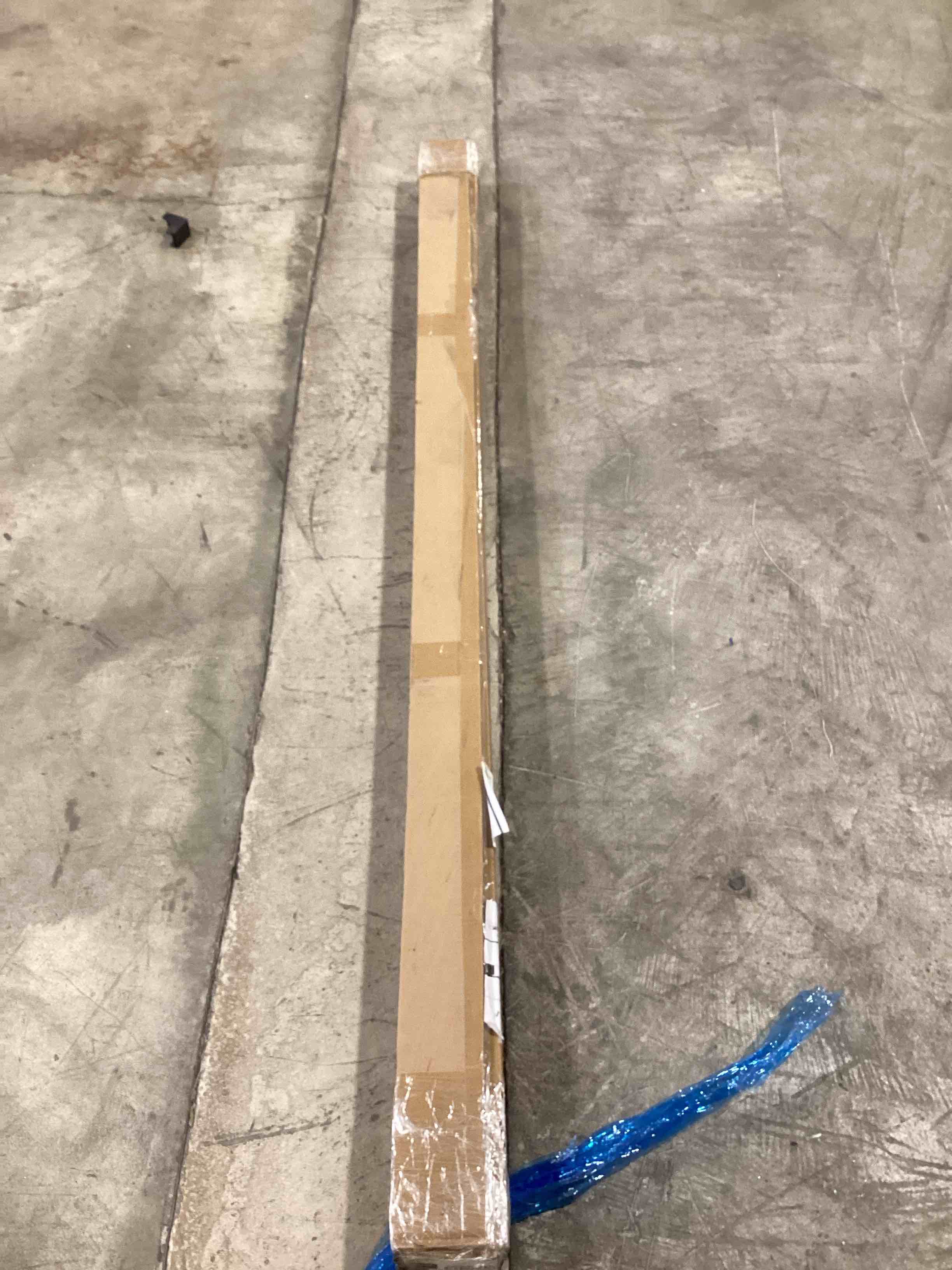 Condition photo showing Good Condition for VEVOR 6FT U-Channel Sign Post, 4Pack Green Heavy Duty Steel Fixed Fence Post, Steel Fence U-Channel Sign for Garden, Courtyard, Farm or Traffic Intersection 6FT/4 PACK