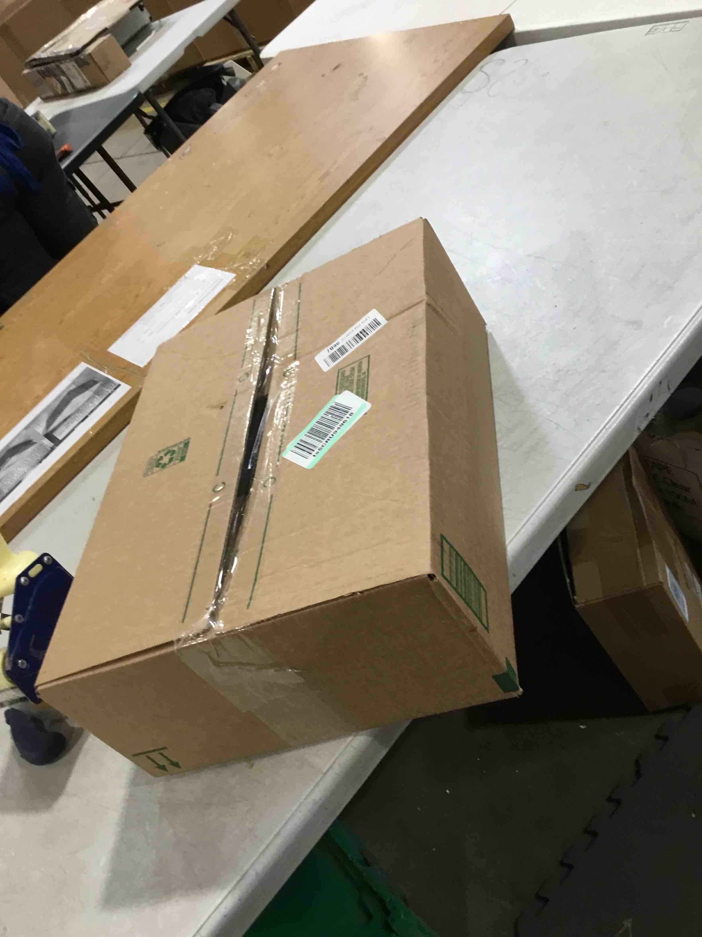 https://s3.amazonaws.com/lotting-images-prod/bidfta/TEA1900026_1731080122238.jpeg