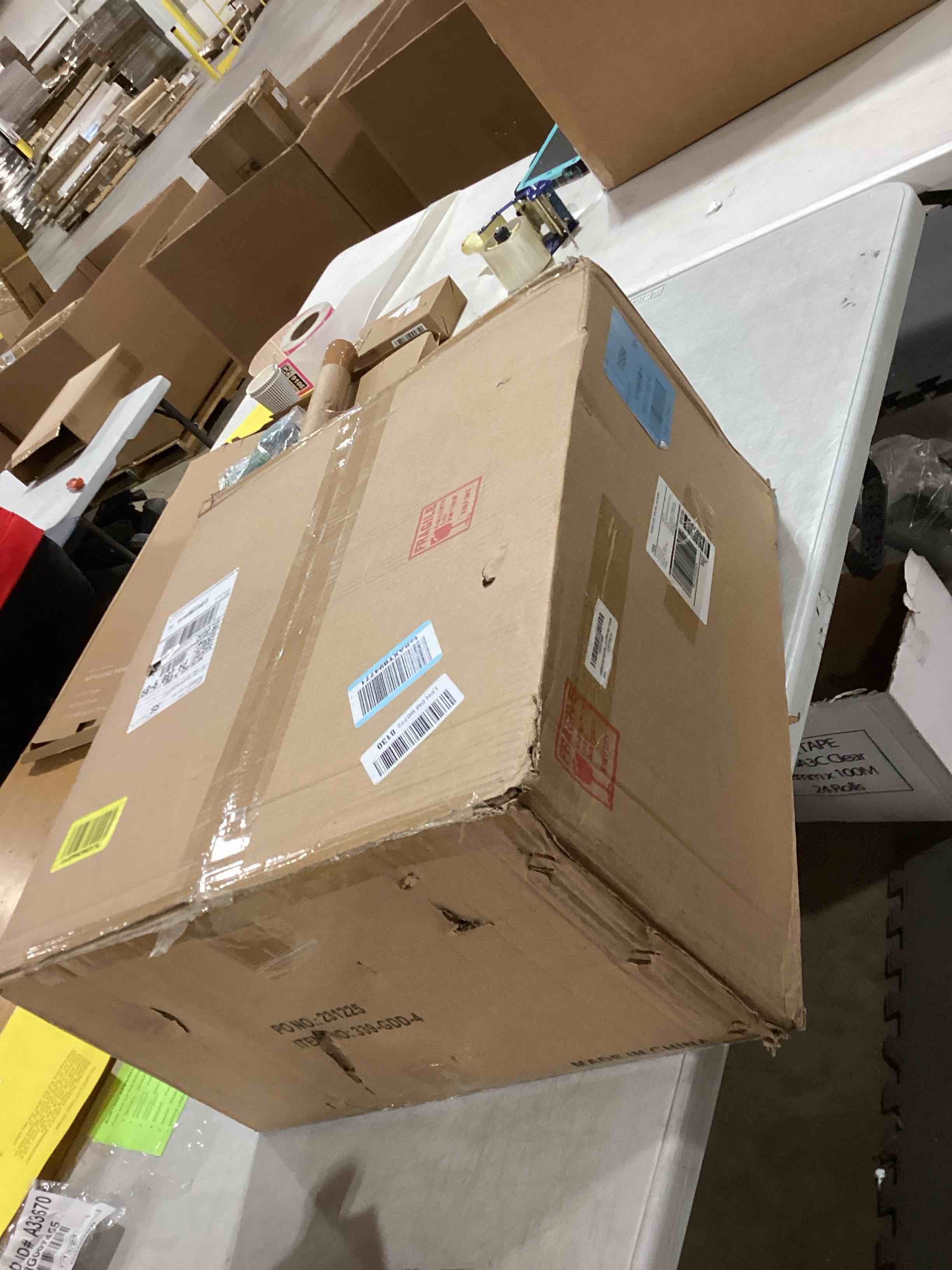 https://s3.amazonaws.com/lotting-images-prod/bidfta/TEA1900385_1731597746763.jpeg