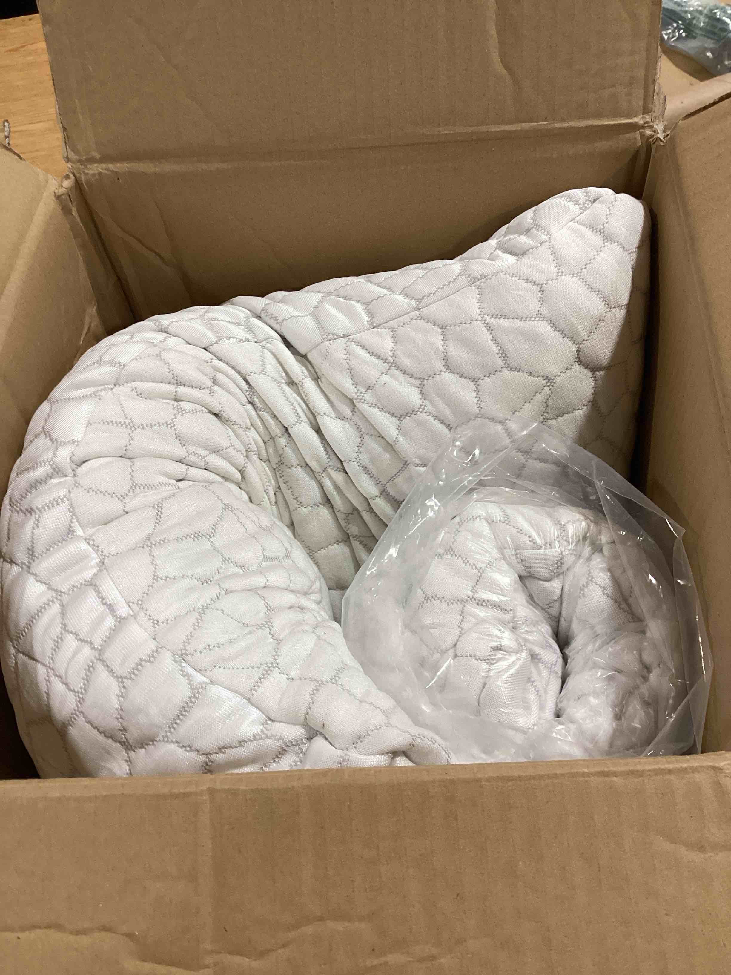 https://s3.amazonaws.com/lotting-images-prod/bidfta/TEA1900401_1731601000182.jpeg