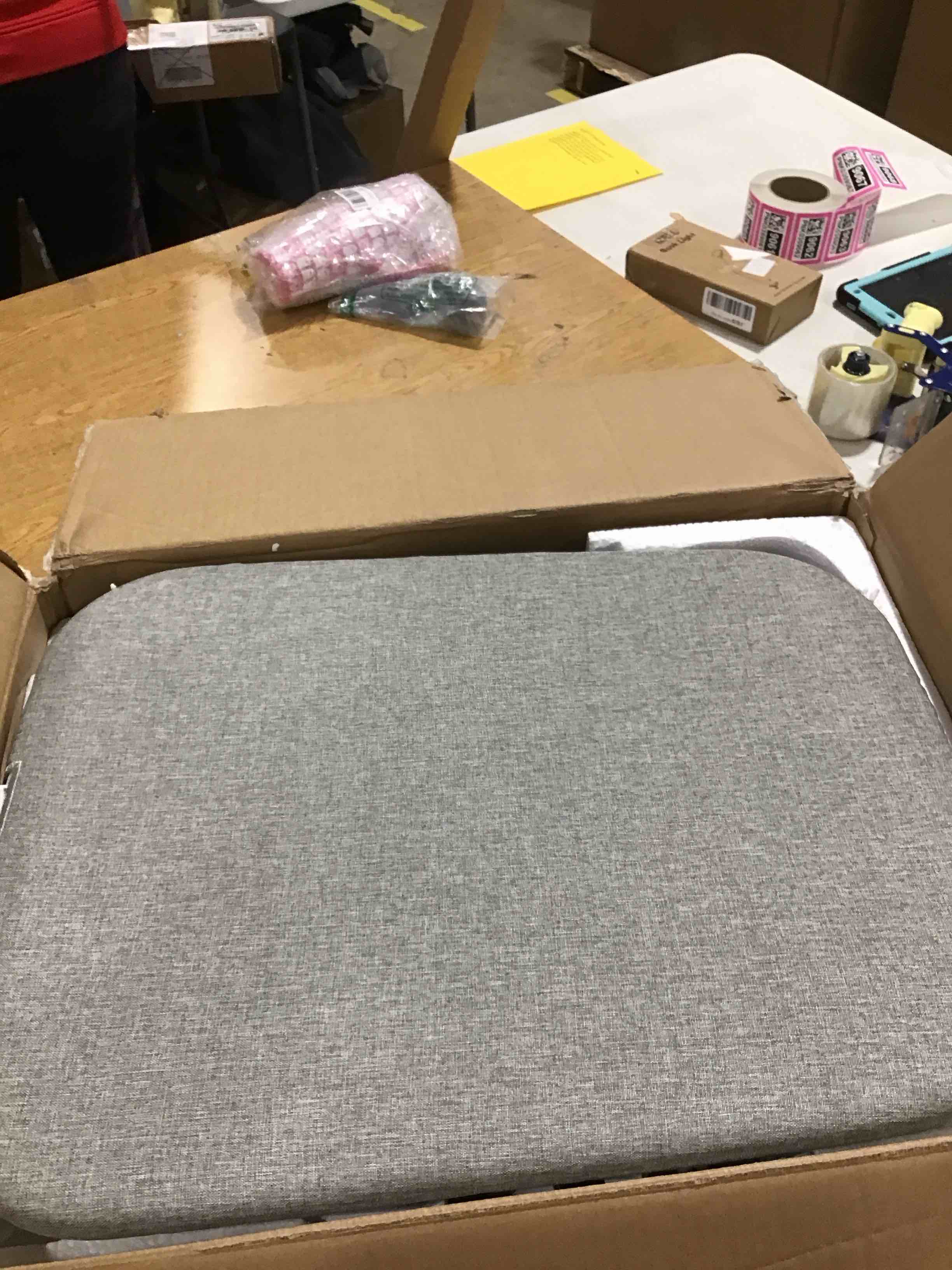 https://s3.amazonaws.com/lotting-images-prod/bidfta/TEA1900458_1731610788139.jpeg