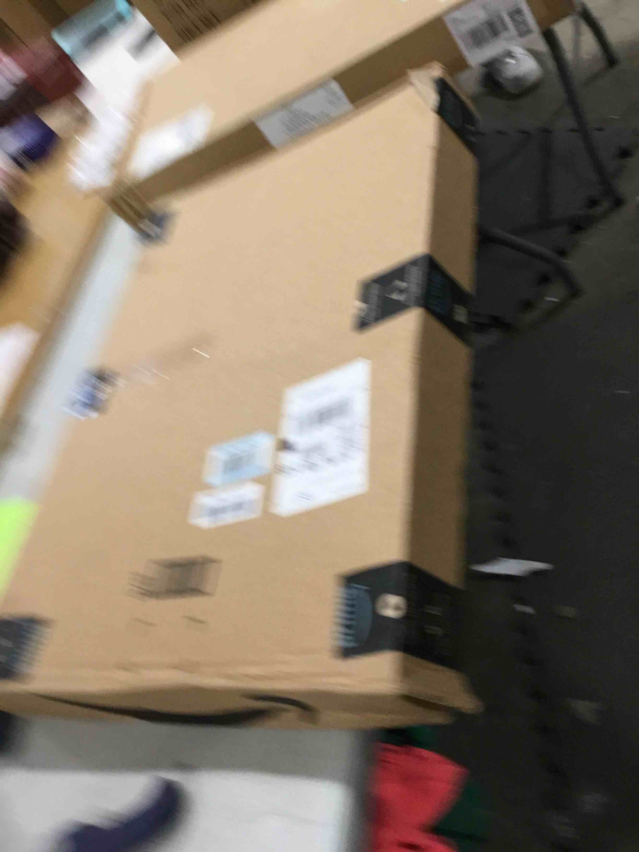 https://s3.amazonaws.com/lotting-images-prod/bidfta/TEA1900704_1731947932402.jpeg