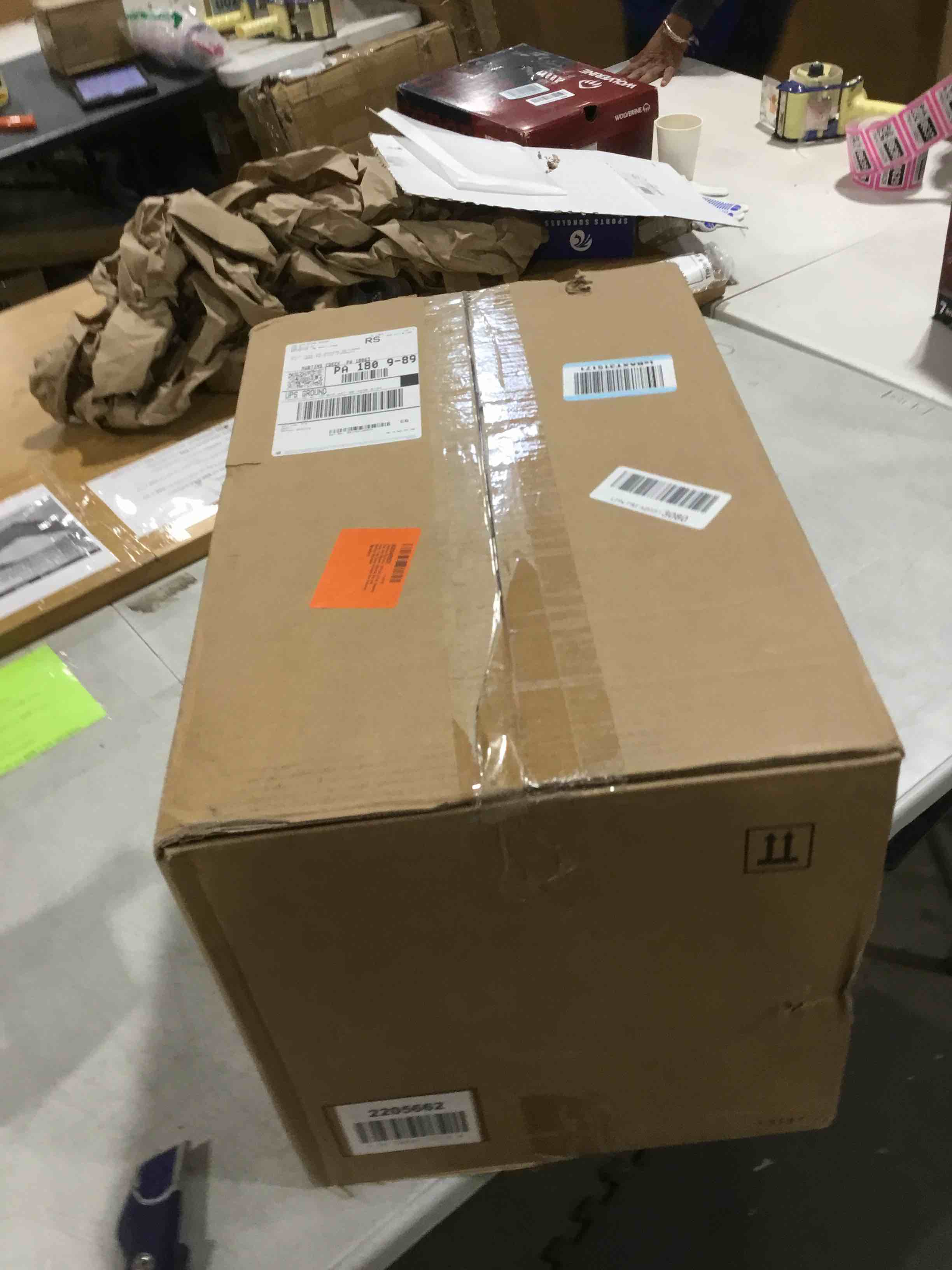 https://s3.amazonaws.com/lotting-images-prod/bidfta/TEA1900868_1732043986230.jpeg