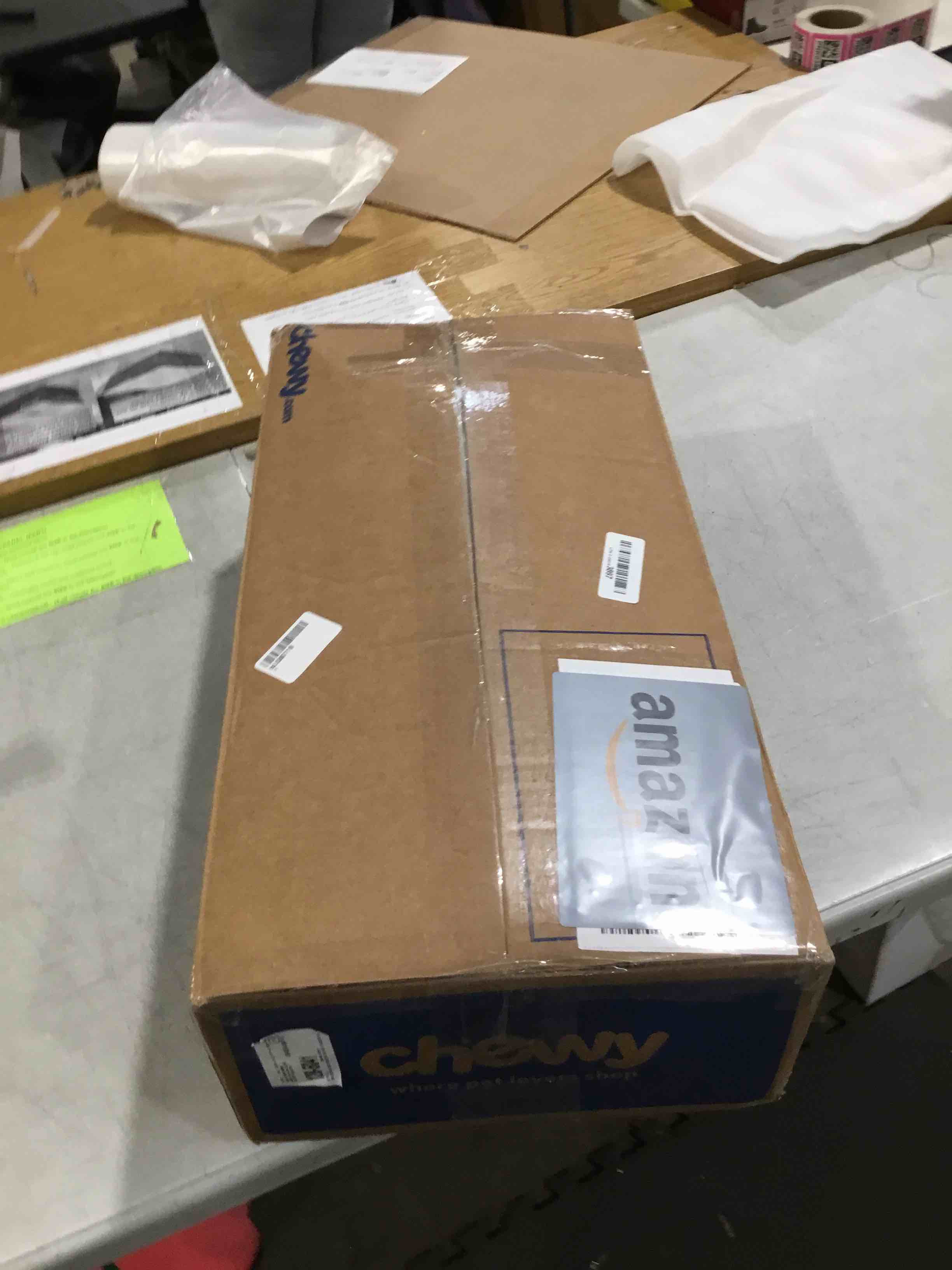 https://s3.amazonaws.com/lotting-images-prod/bidfta/TEA1900991_1732125855152.jpeg