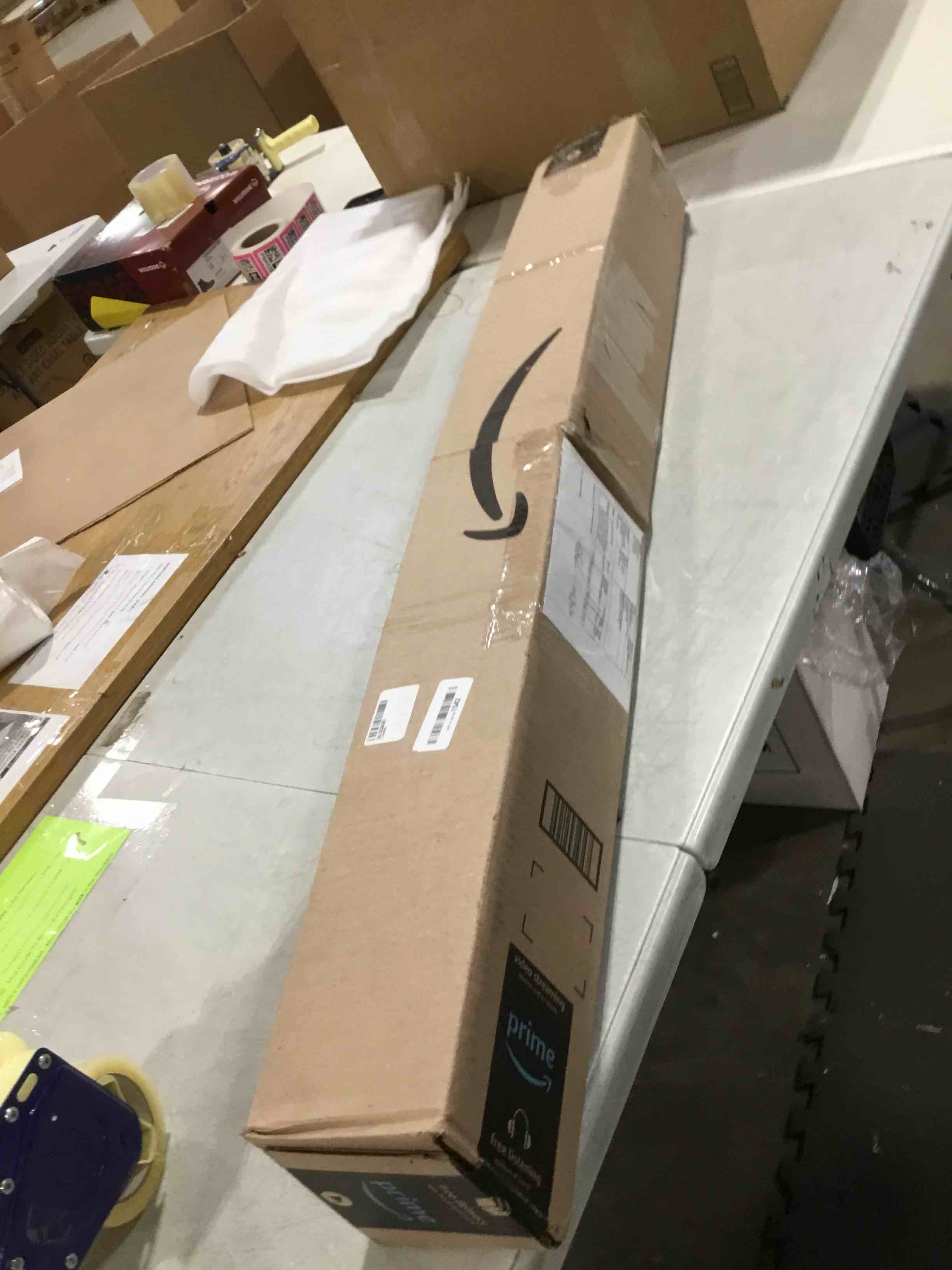 https://s3.amazonaws.com/lotting-images-prod/bidfta/TEA1900993_1732126161431.jpeg