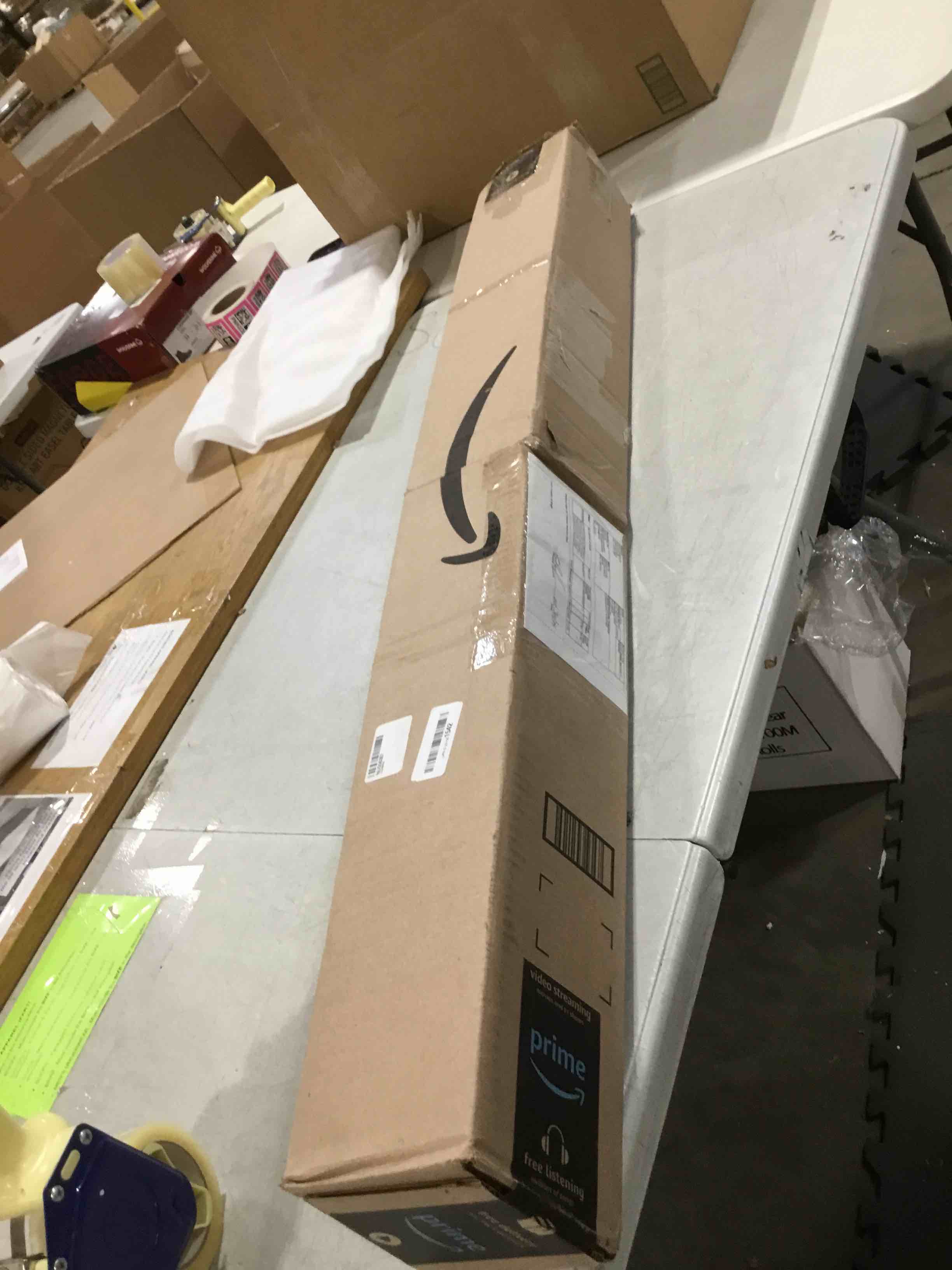 https://s3.amazonaws.com/lotting-images-prod/bidfta/TEA1900993_1732126162420.jpeg