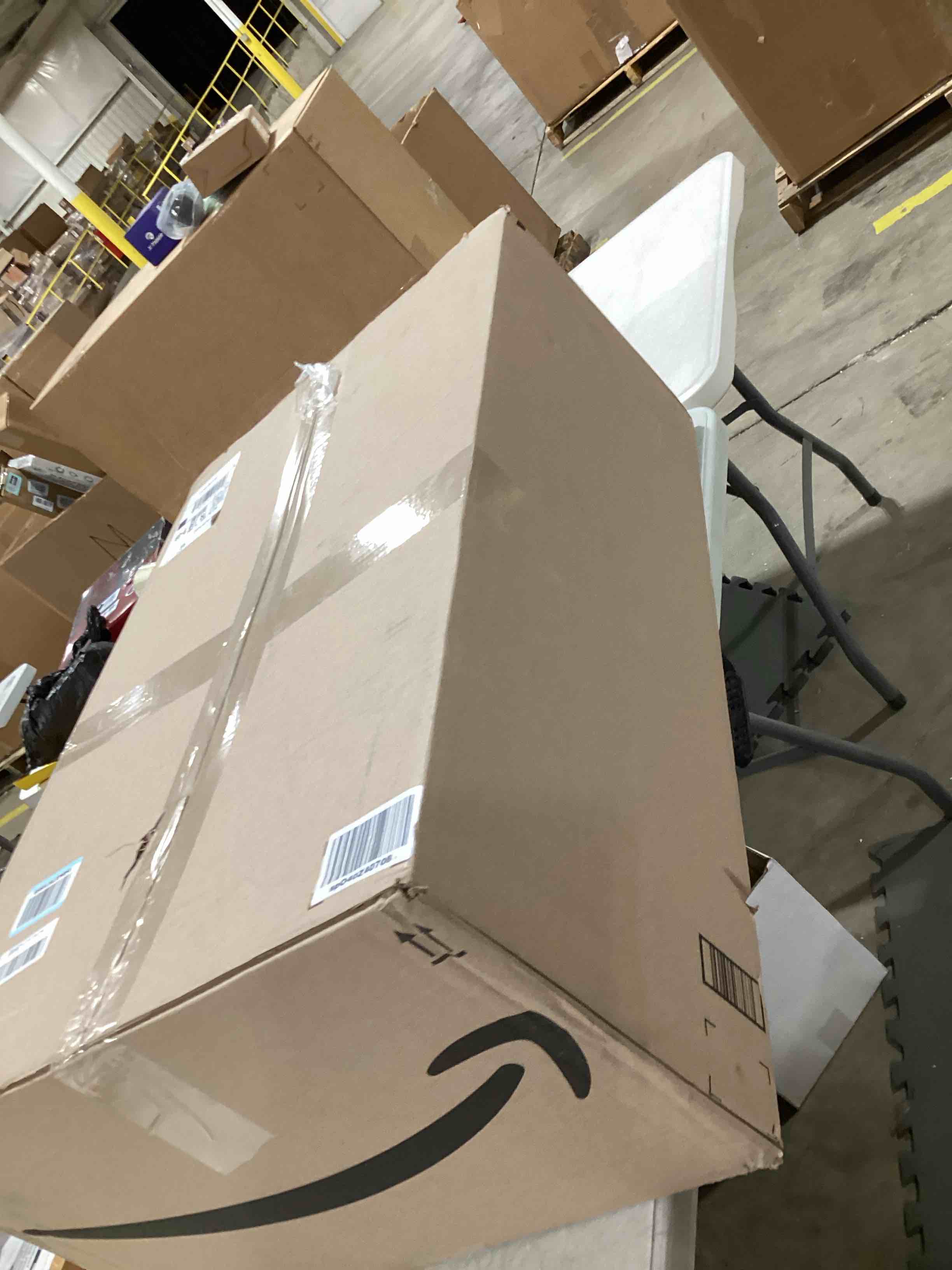 https://s3.amazonaws.com/lotting-images-prod/bidfta/TEA1901243_1732277304529.jpeg