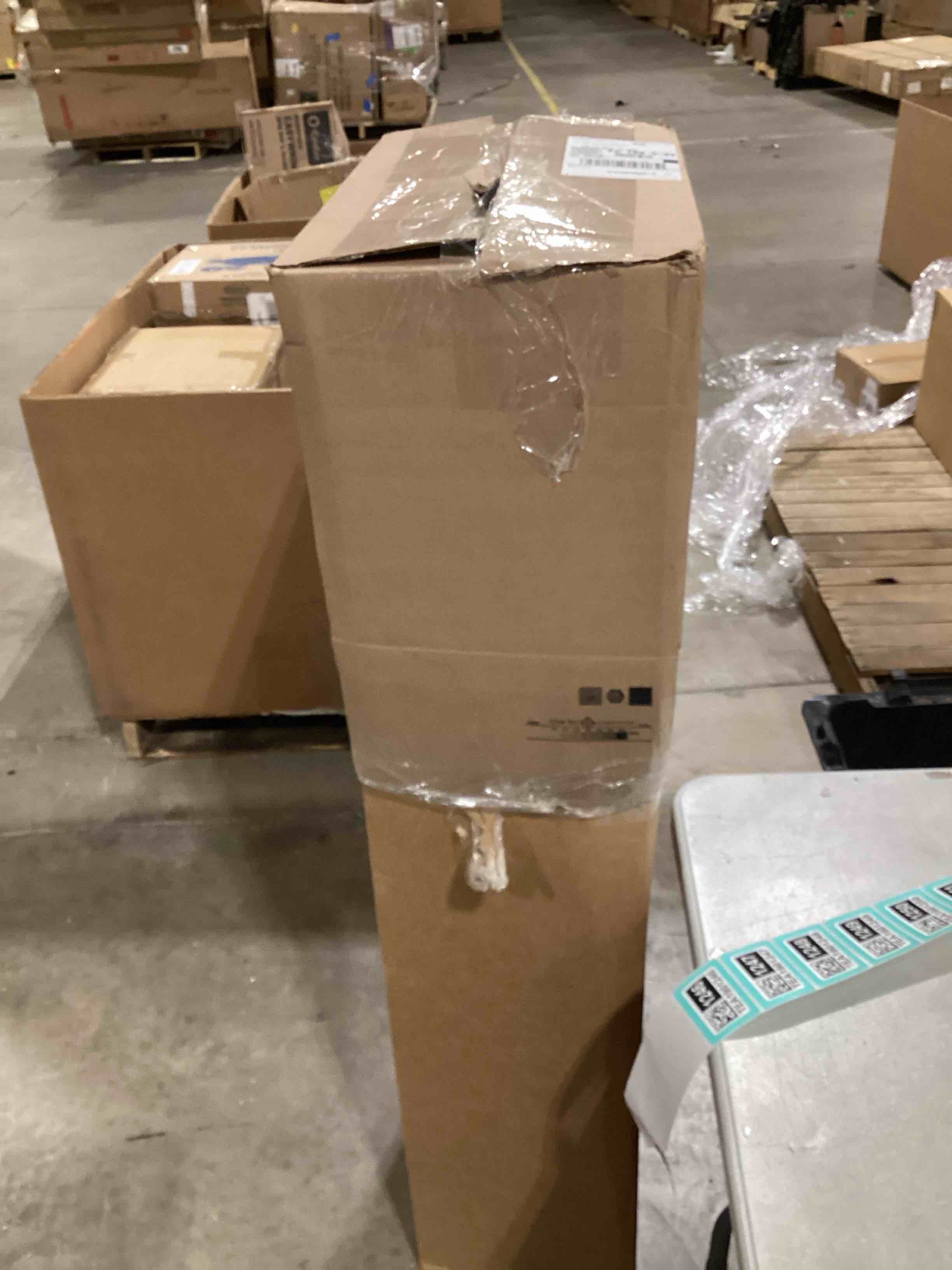 https://s3.amazonaws.com/lotting-images-prod/bidfta/TEA1901246_1732278204078.jpeg
