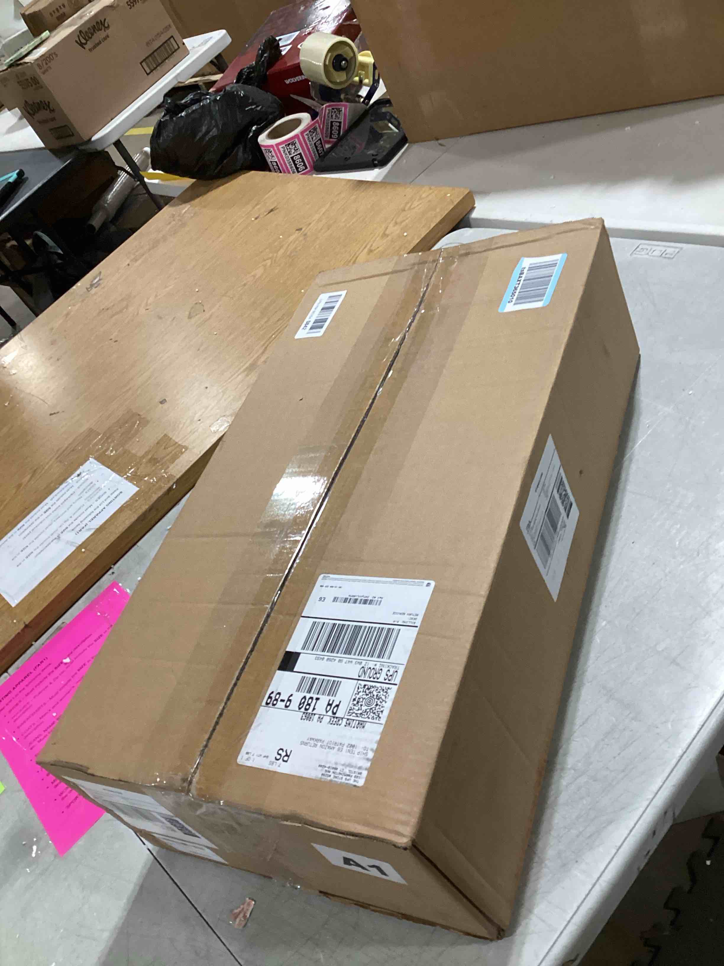 https://s3.amazonaws.com/lotting-images-prod/bidfta/TEA1901247_1732278361476.jpeg