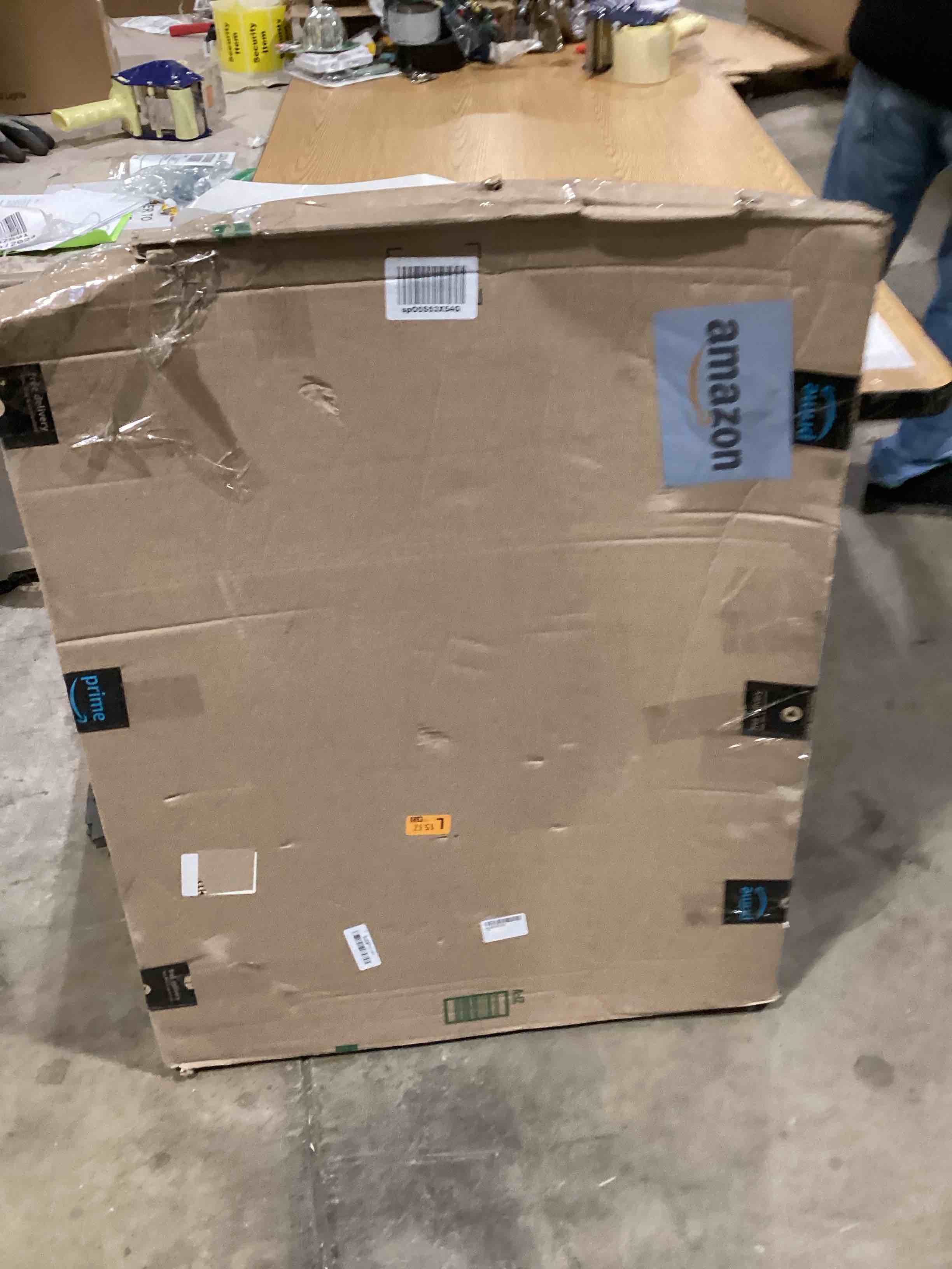 https://s3.amazonaws.com/lotting-images-prod/bidfta/TEA1902361_1733343552422.jpeg