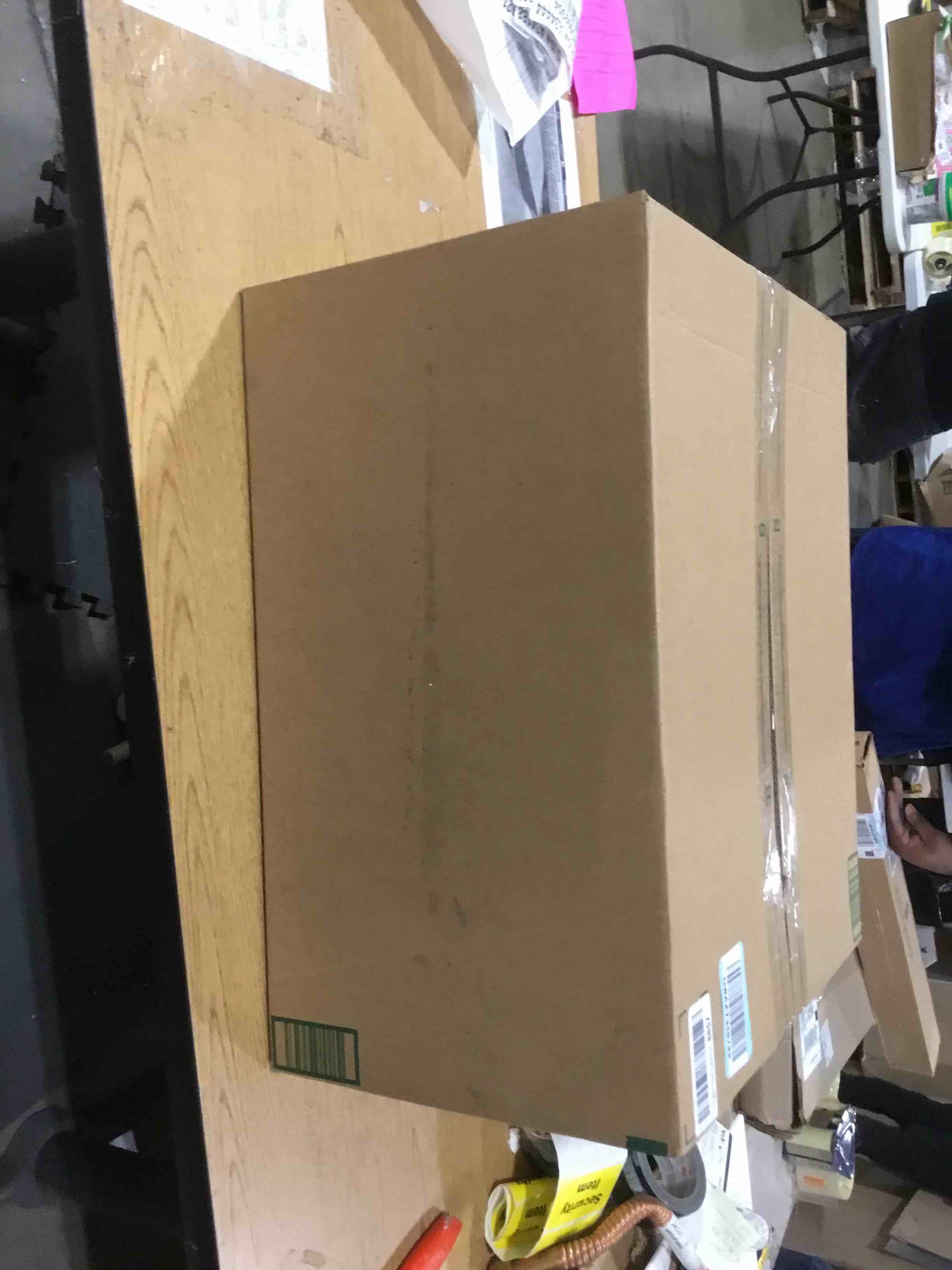 https://s3.amazonaws.com/lotting-images-prod/bidfta/TEA1902698_1733748668225.jpeg