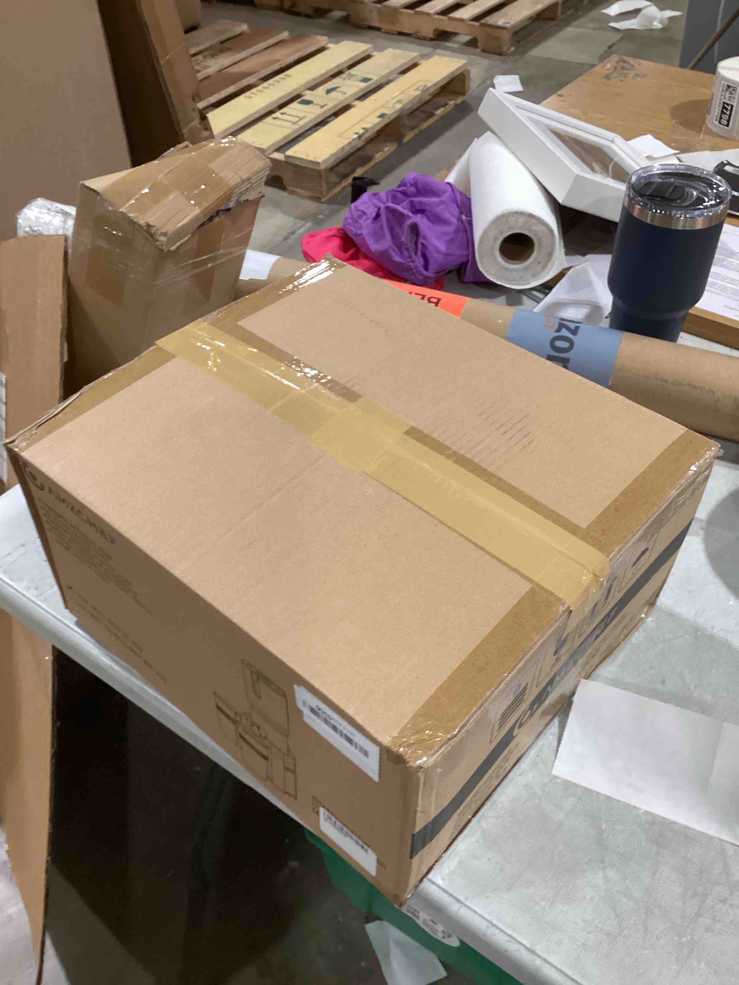 https://s3.amazonaws.com/lotting-images-prod/bidfta/TEA1903032_1733323843433.jpeg