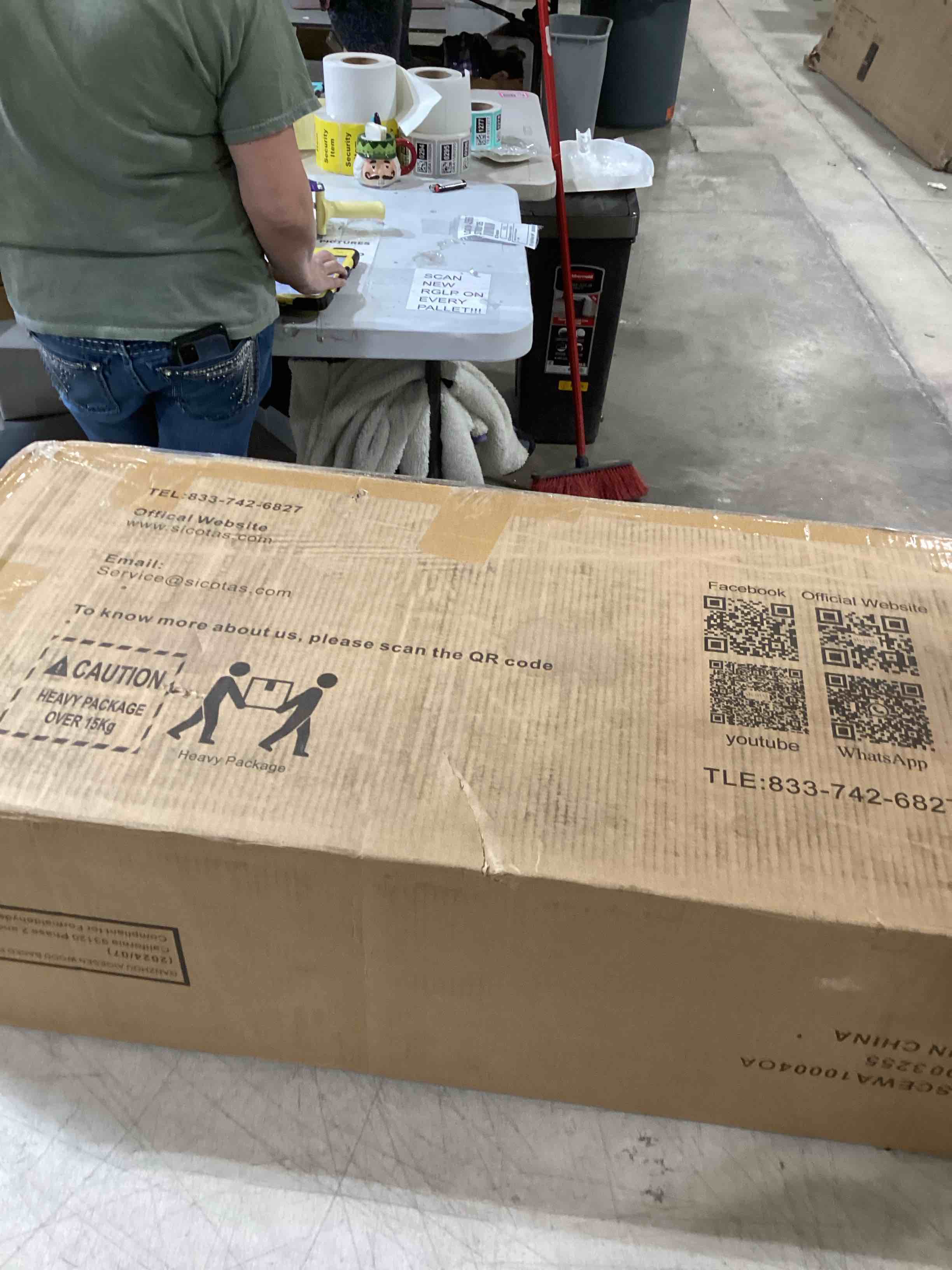 https://s3.amazonaws.com/lotting-images-prod/bidfta/TEA1905012_1738260510966.jpeg