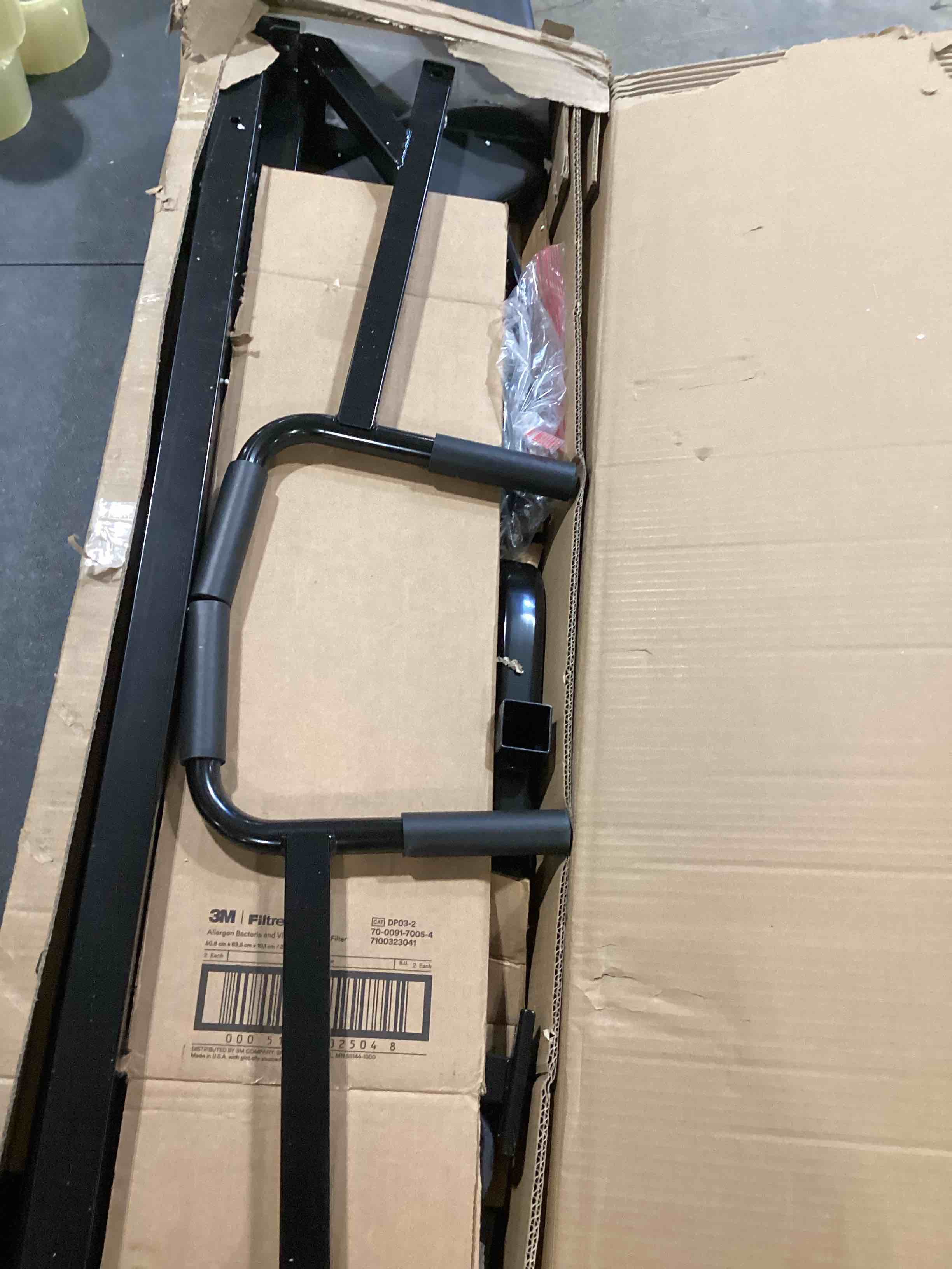 https://s3.amazonaws.com/lotting-images-prod/bidfta/TEA1905561_1739813922136.jpeg