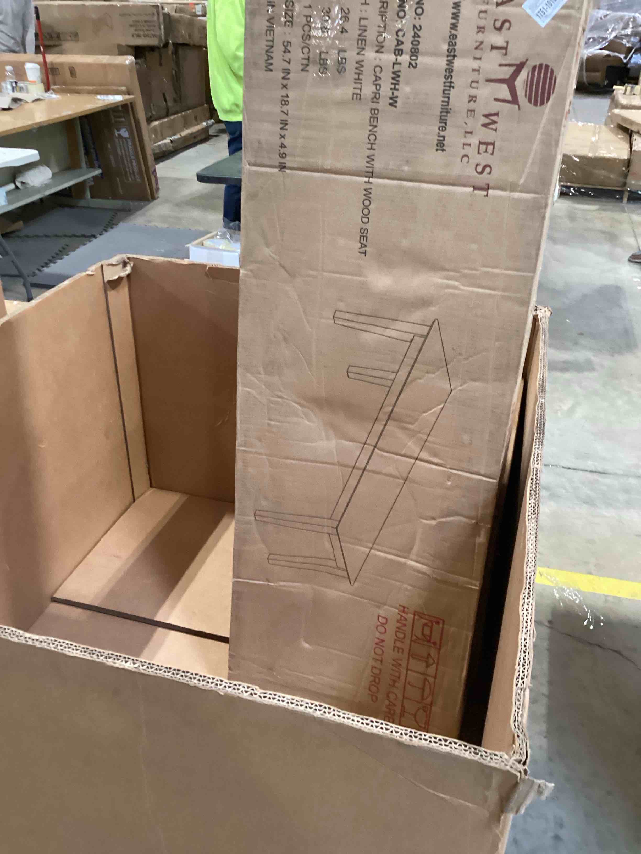 https://s3.amazonaws.com/lotting-images-prod/bidfta/TEA1906815_1736792334842.jpeg