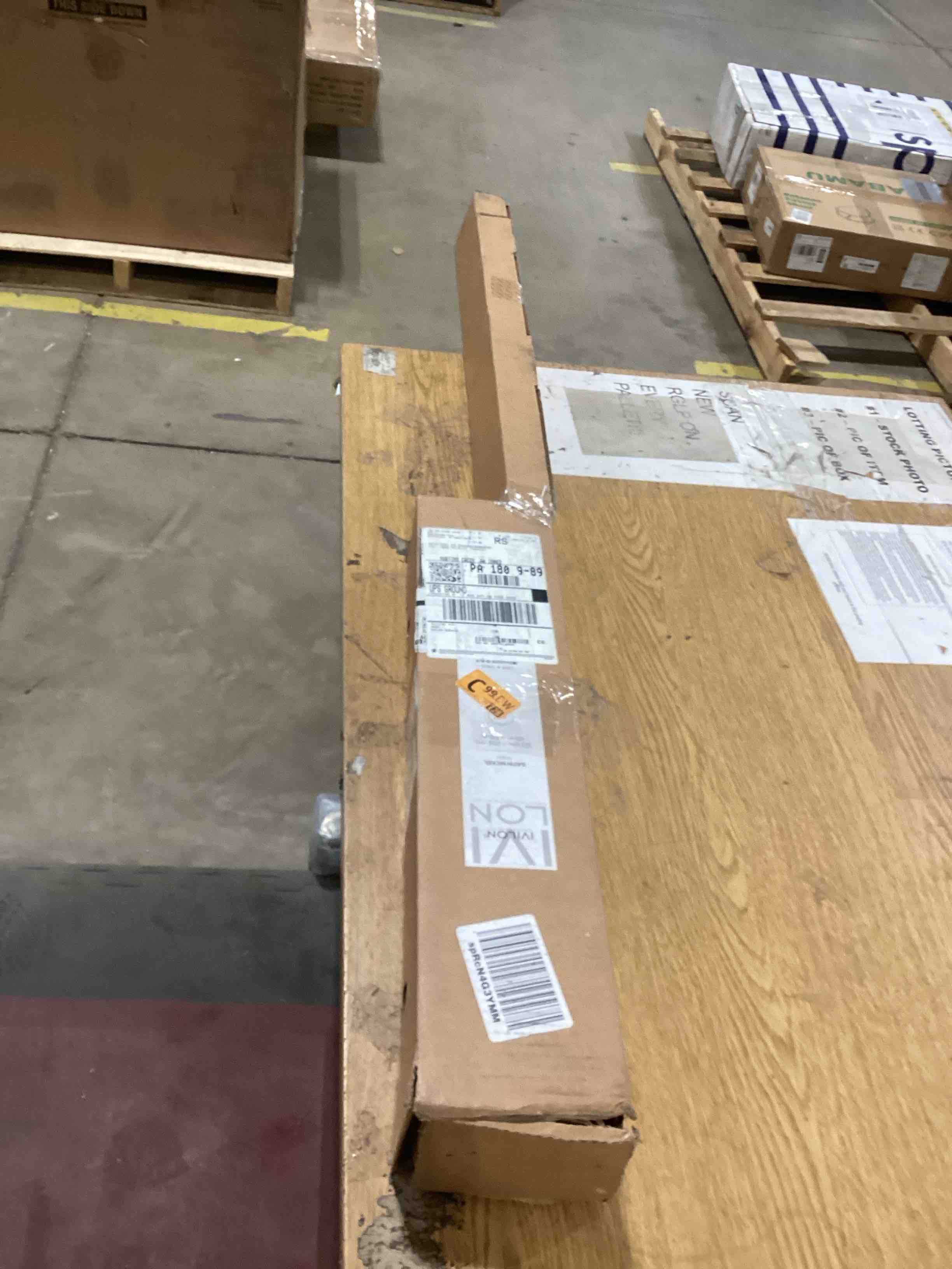 https://s3.amazonaws.com/lotting-images-prod/bidfta/TEA1907778_1739889049568.jpeg