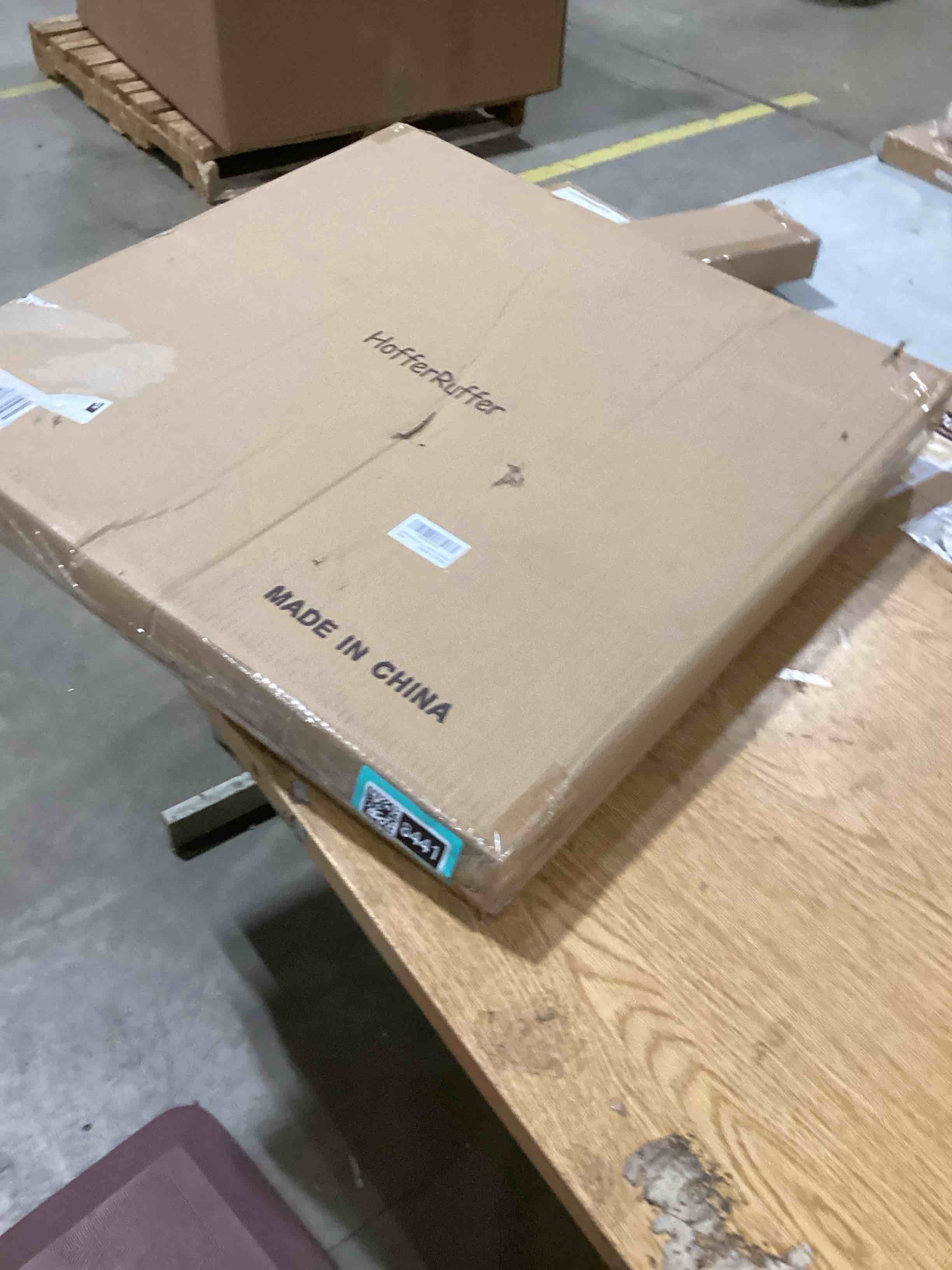 https://s3.amazonaws.com/lotting-images-prod/bidfta/TEA1908441_1740660834014.jpeg