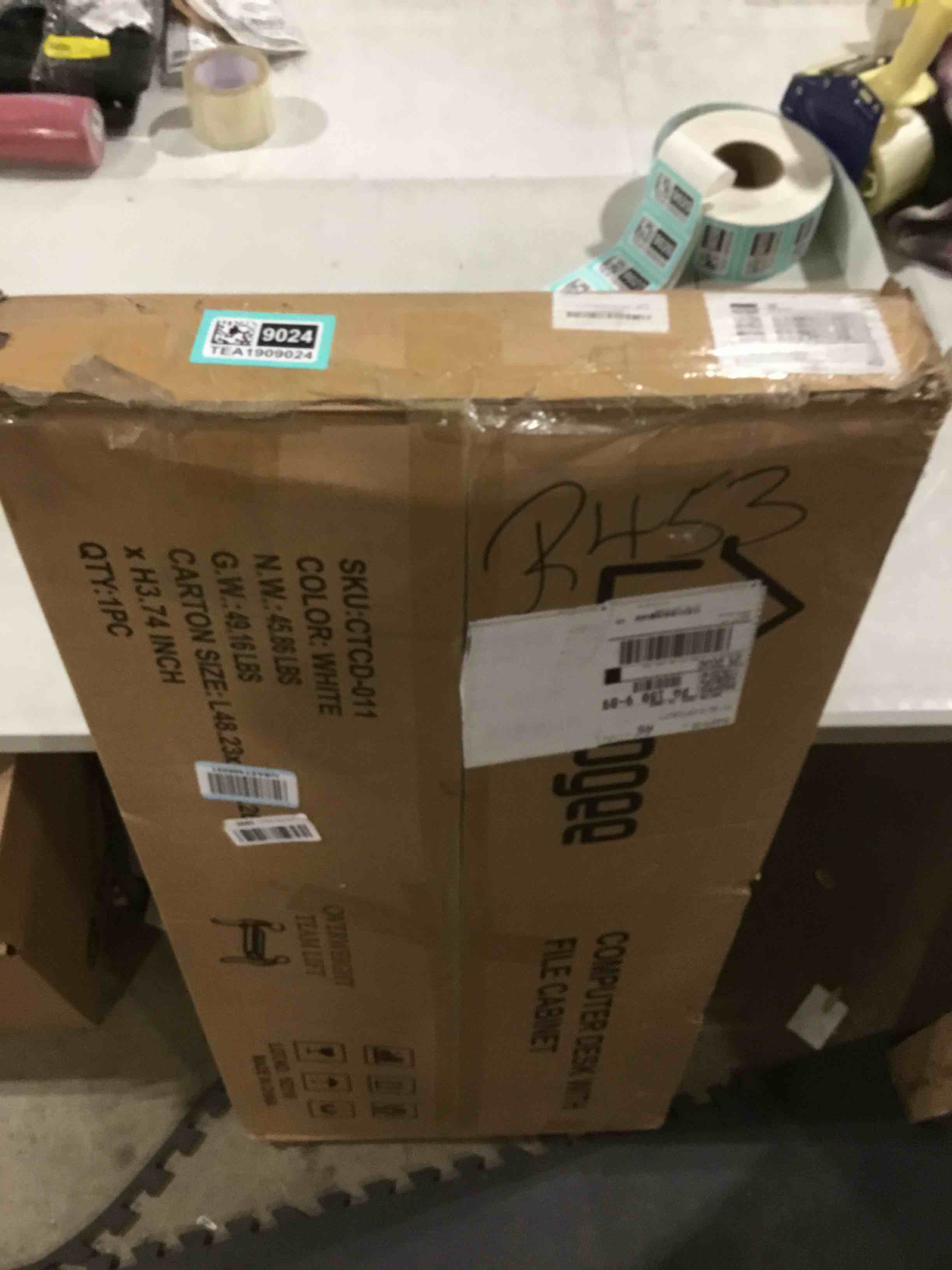 https://s3.amazonaws.com/lotting-images-prod/bidfta/TEA1909024_1733773028138.jpeg