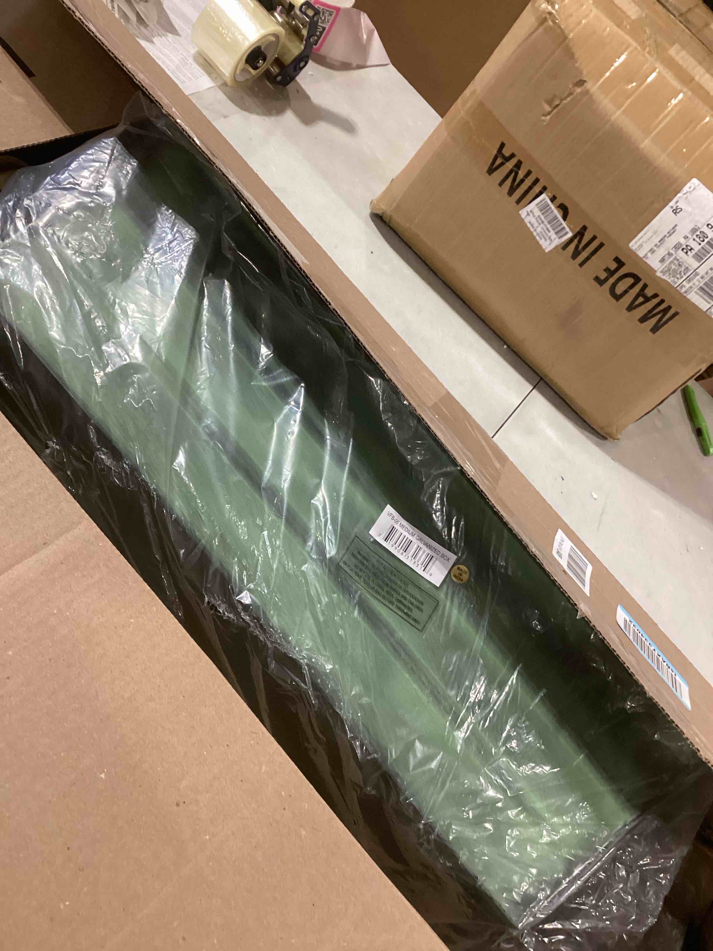 https://s3.amazonaws.com/lotting-images-prod/bidfta/TEA1910370_1735239309037.jpeg