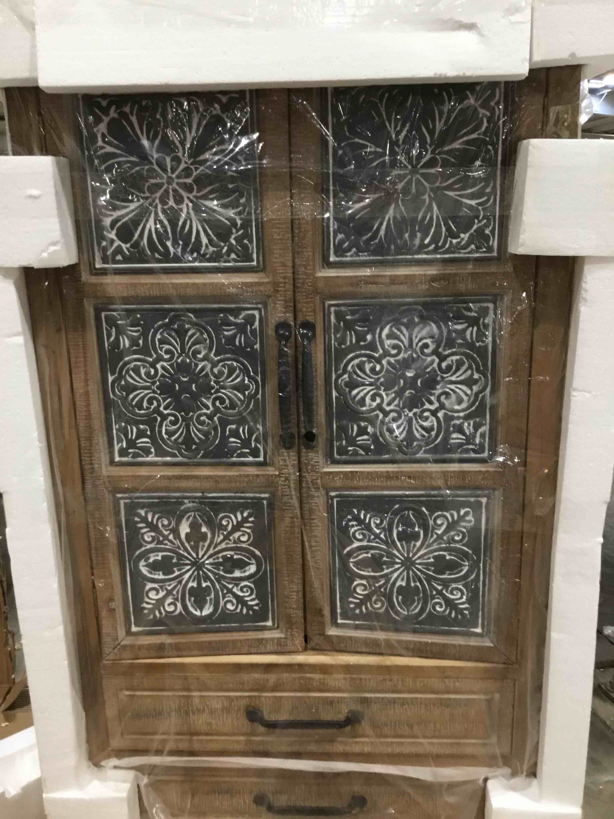 https://s3.amazonaws.com/lotting-images-prod/bidfta/TEA1910917_1737565132880.jpeg