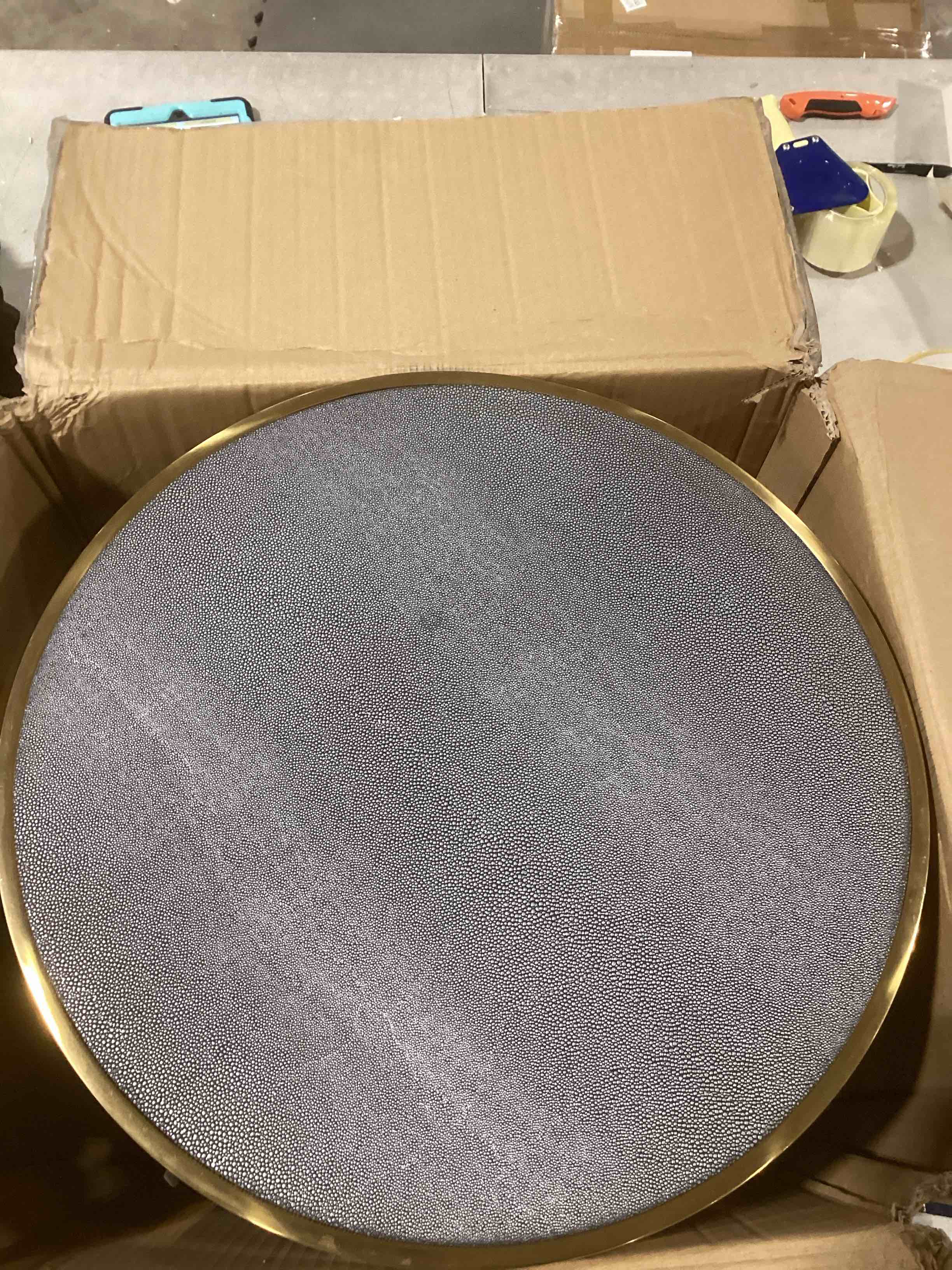https://s3.amazonaws.com/lotting-images-prod/bidfta/TEA1911287_1738331688870.jpeg