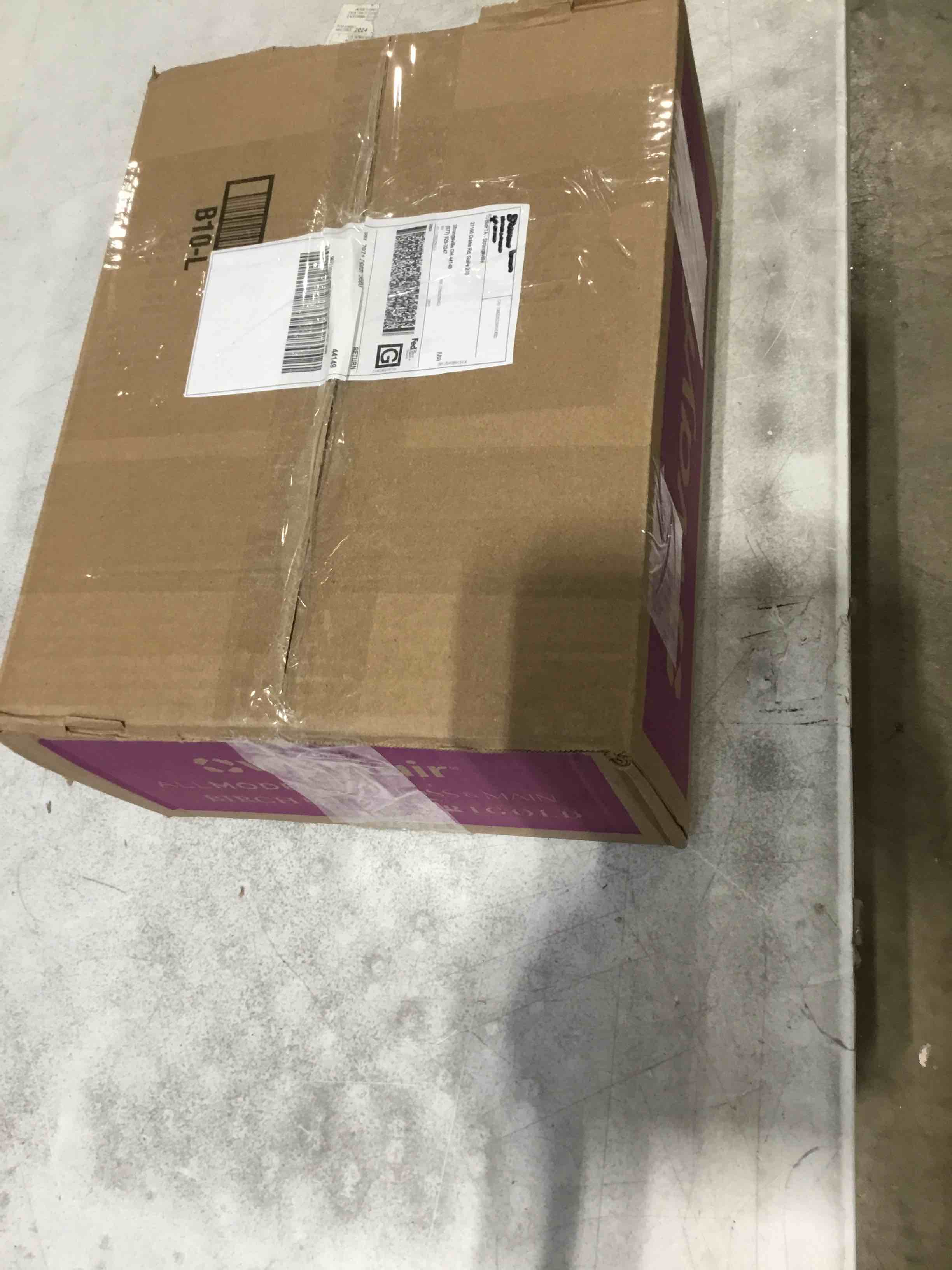 https://s3.amazonaws.com/lotting-images-prod/bidfta/TEA1911363_1738787964433.jpeg
