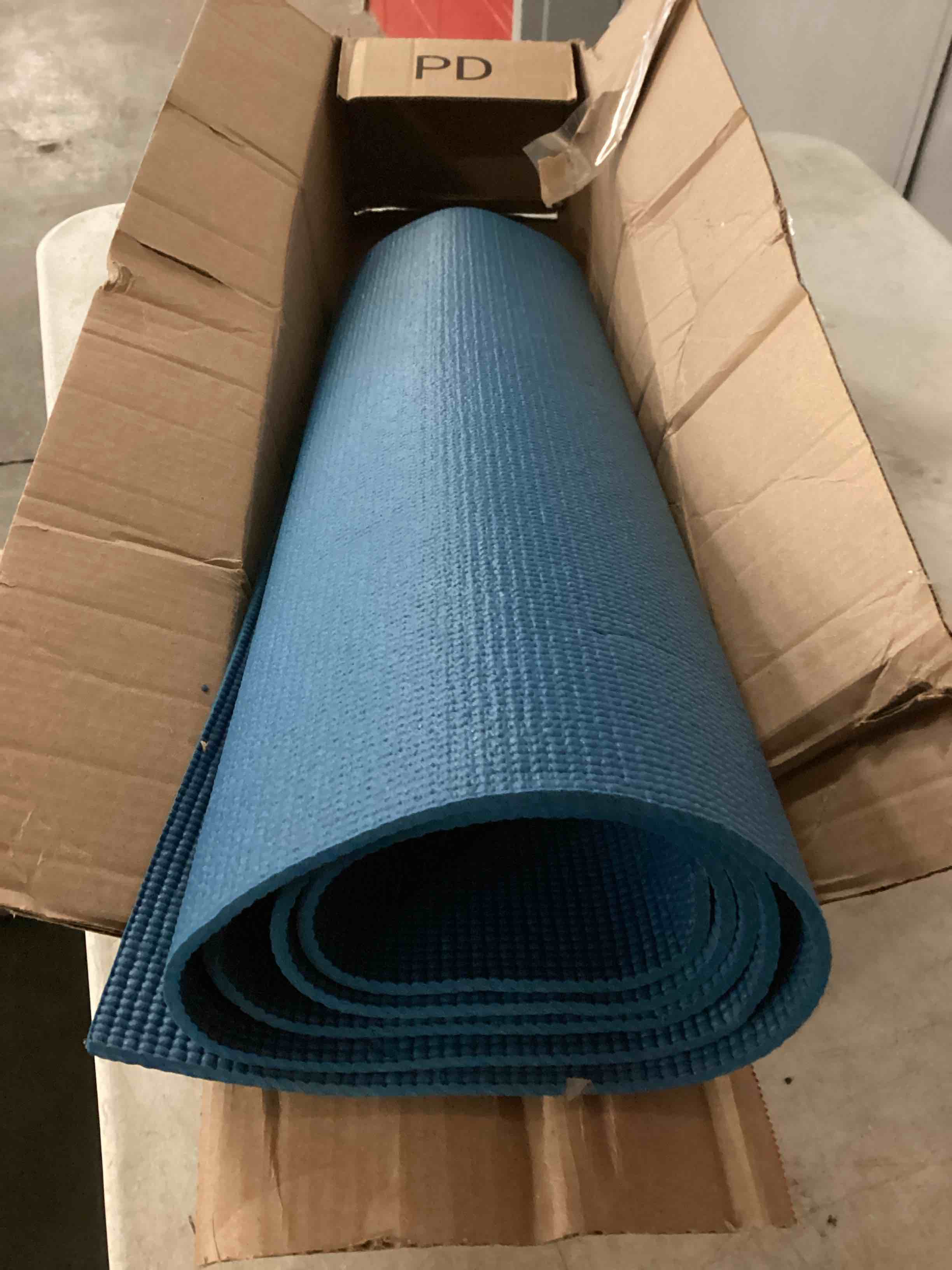 Condition photo showing Good Condition for gaiam essentials 1/4" thin (6mm) yoga & pilates, fitness & exercise mat with easy-cinch carrier strap cusion support for fitness and gym workouts navy 1/4" (6mm)