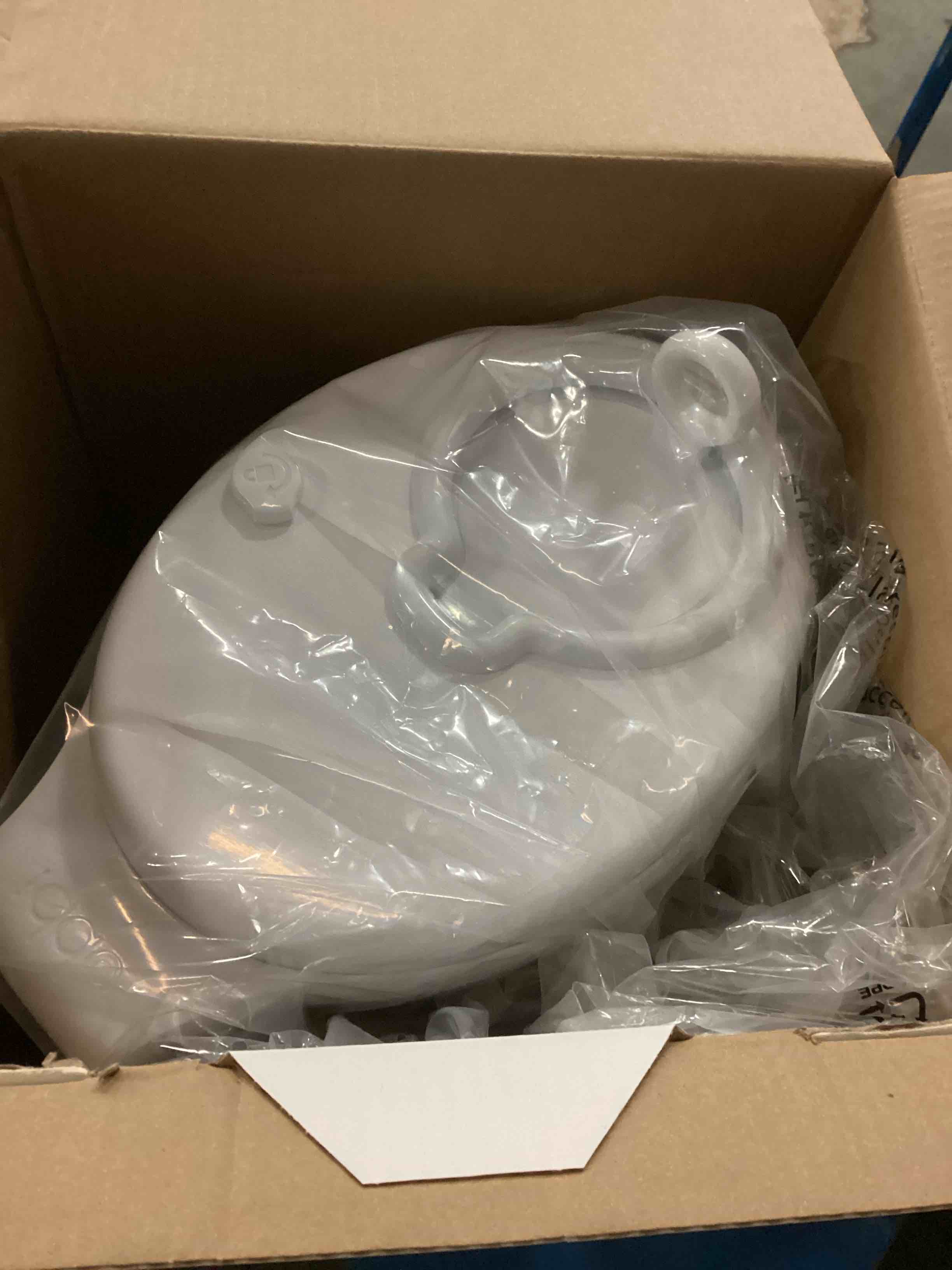 Condition photo showing Good Condition for munchkin® uv diaper pail #1 in odor control, includes 1 uv snap, seal & toss™ bag and 1 uv refill ring