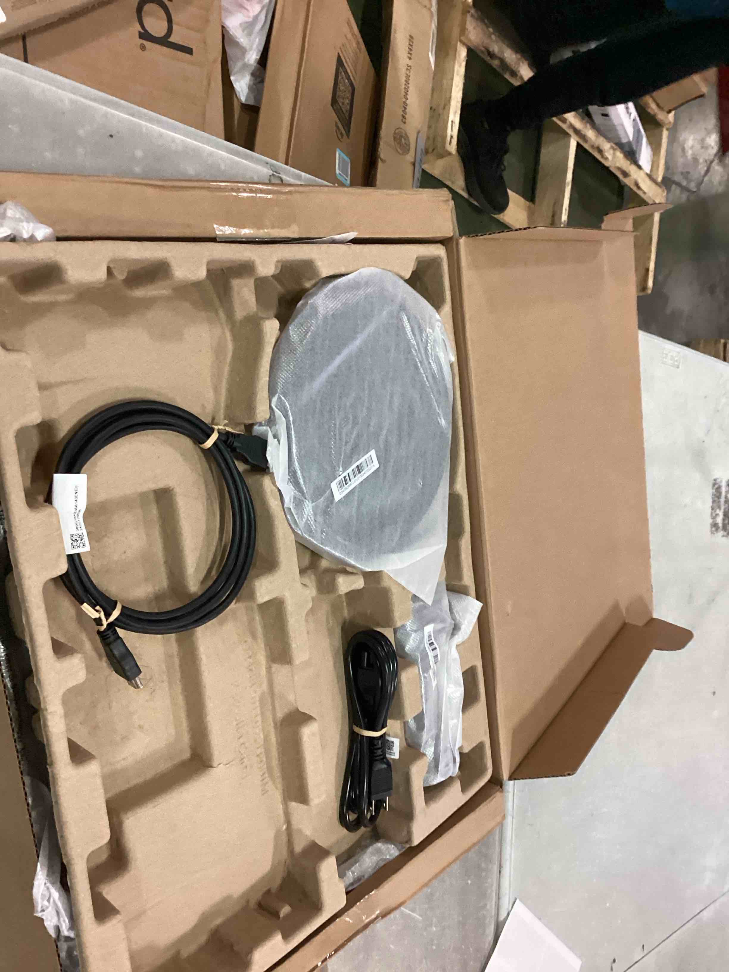https://s3.amazonaws.com/lotting-images-prod/bidfta/TEA1918488_1735247767686.jpeg