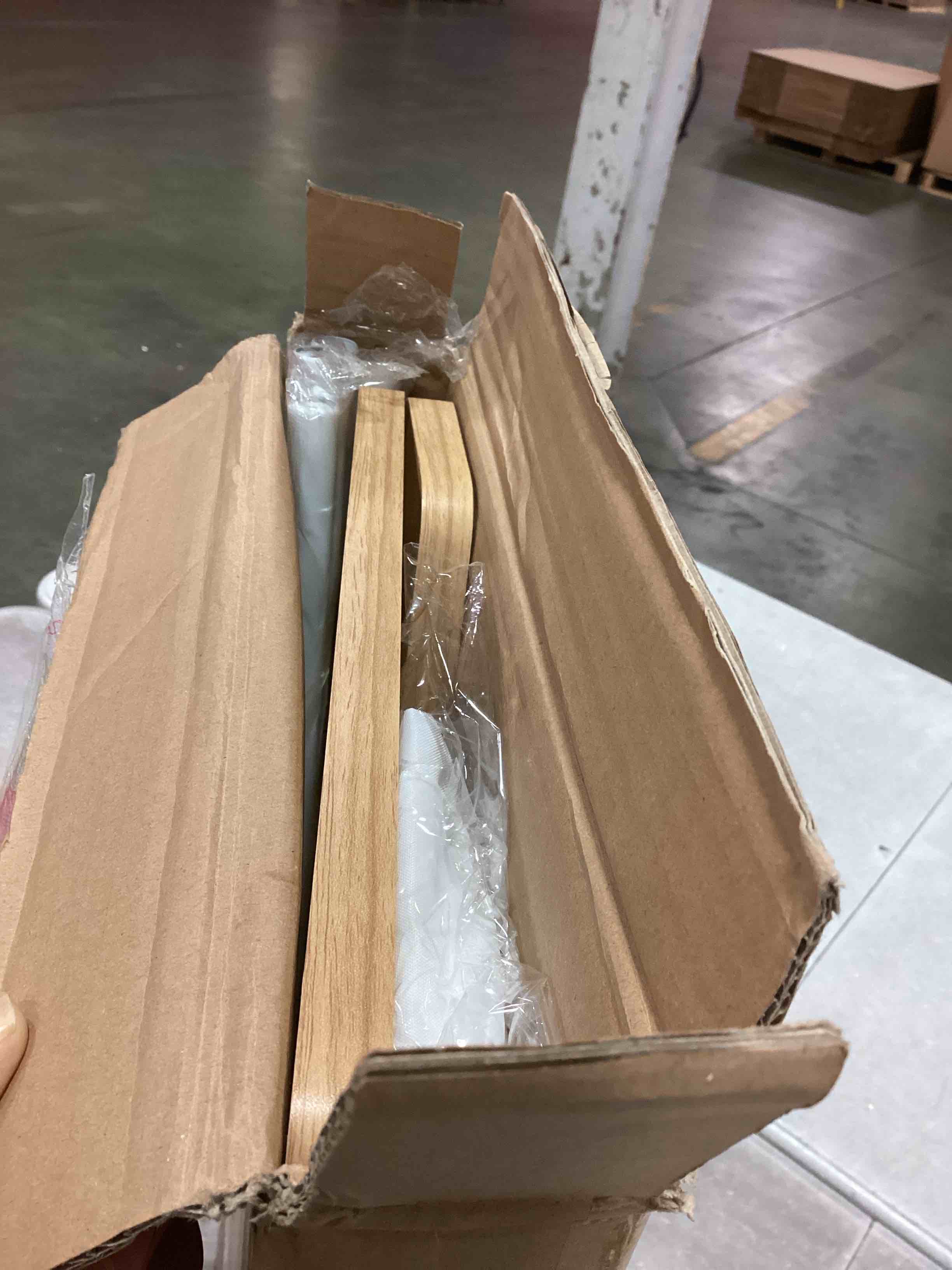 https://s3.amazonaws.com/lotting-images-prod/bidfta/TEA1918739_1735560707296.jpeg