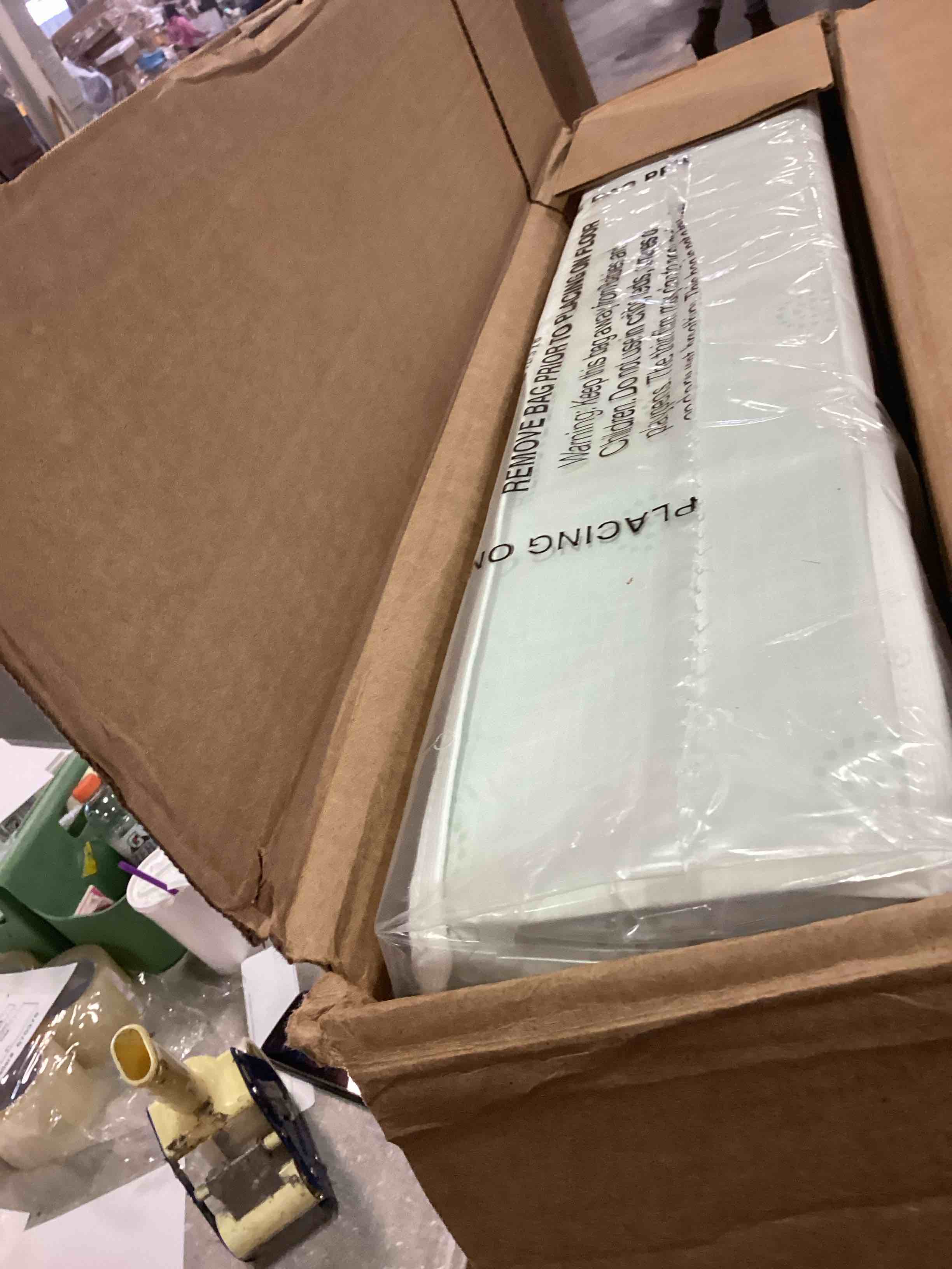 https://s3.amazonaws.com/lotting-images-prod/bidfta/TEA1918893_1735583933622.jpeg