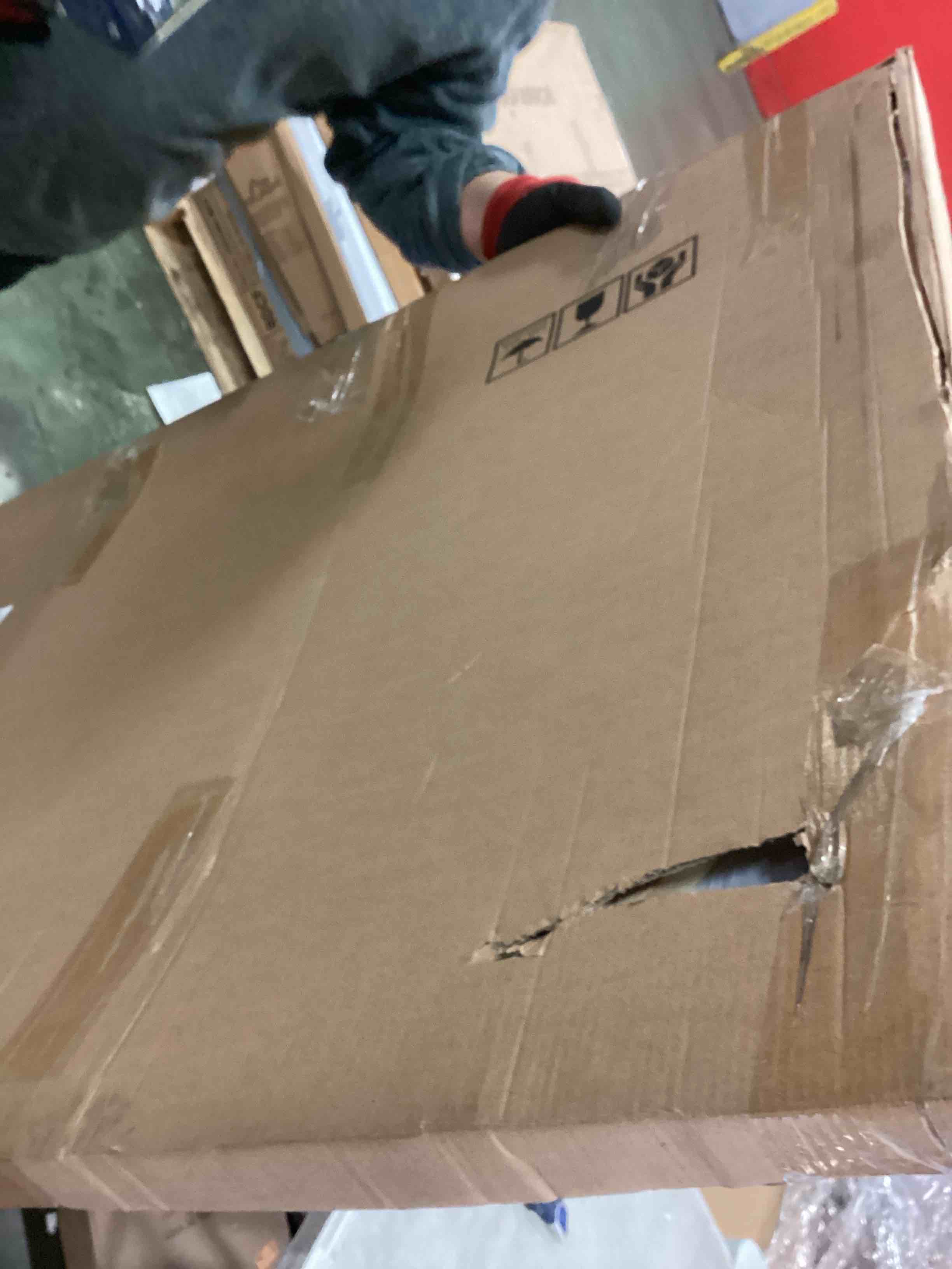 https://s3.amazonaws.com/lotting-images-prod/bidfta/TEA1918931_1735590254079.jpeg