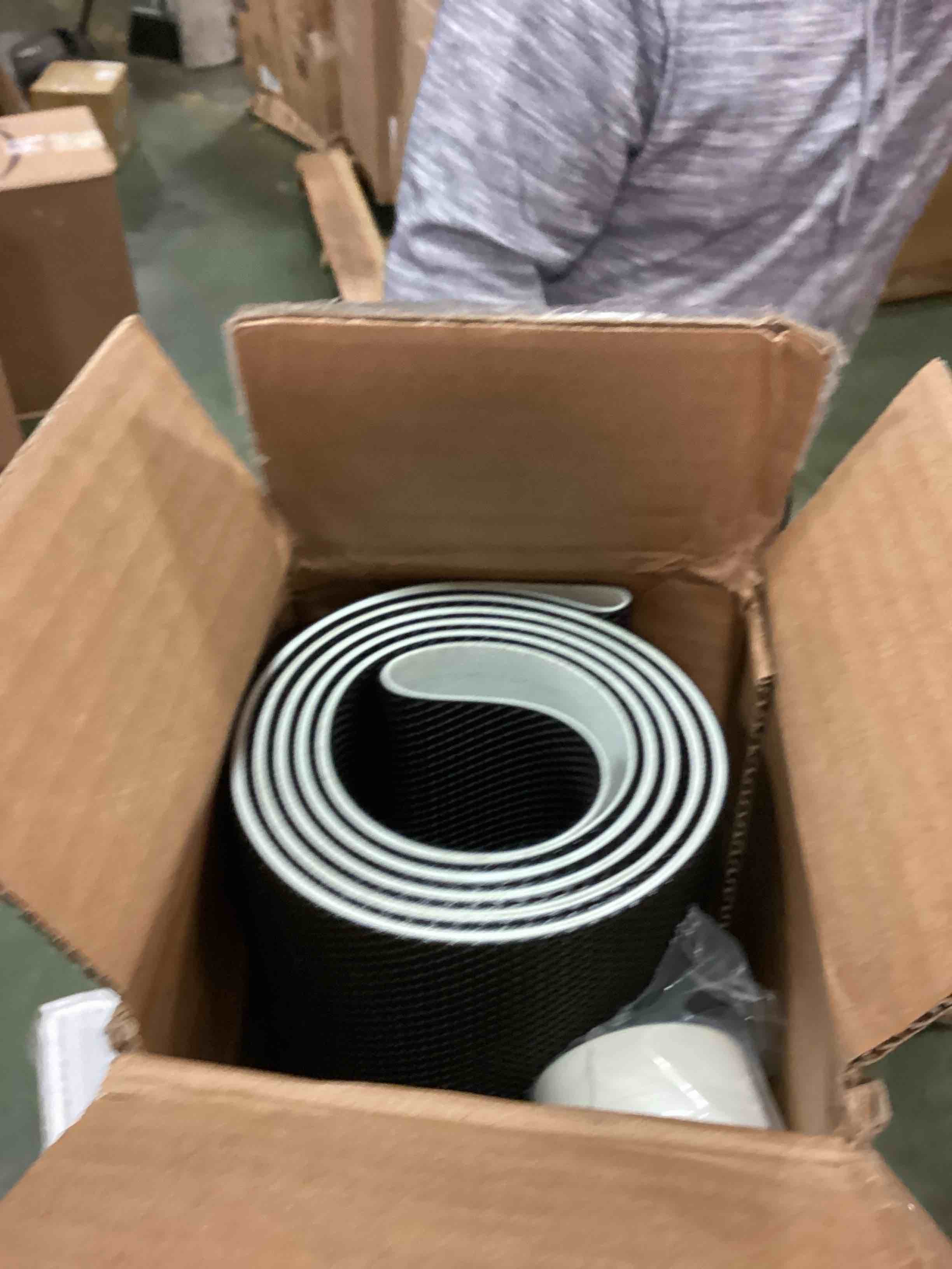 https://s3.amazonaws.com/lotting-images-prod/bidfta/TEA1919006_1735653972088.jpeg