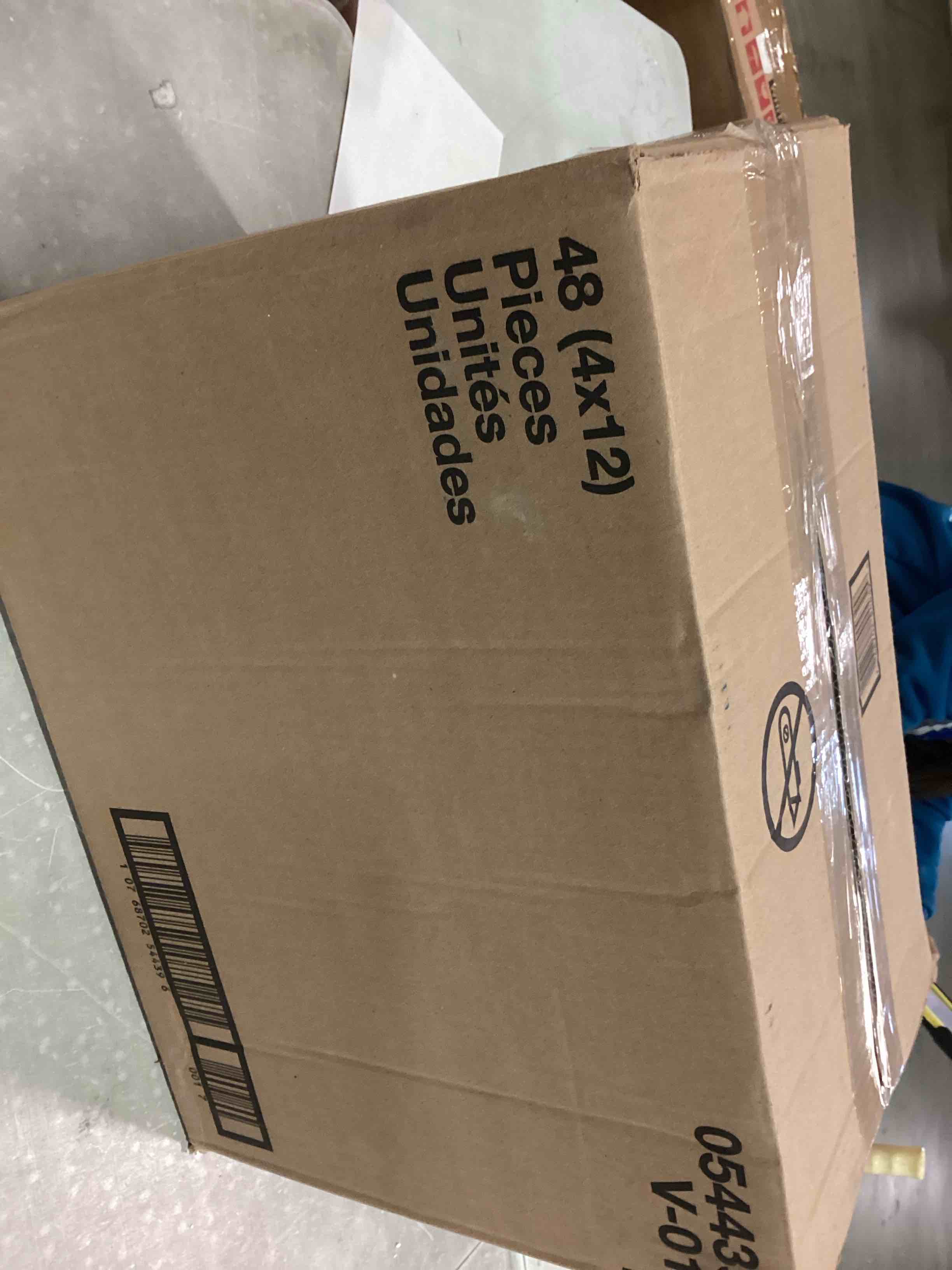 https://s3.amazonaws.com/lotting-images-prod/bidfta/TEA1919061_1735663385161.jpeg