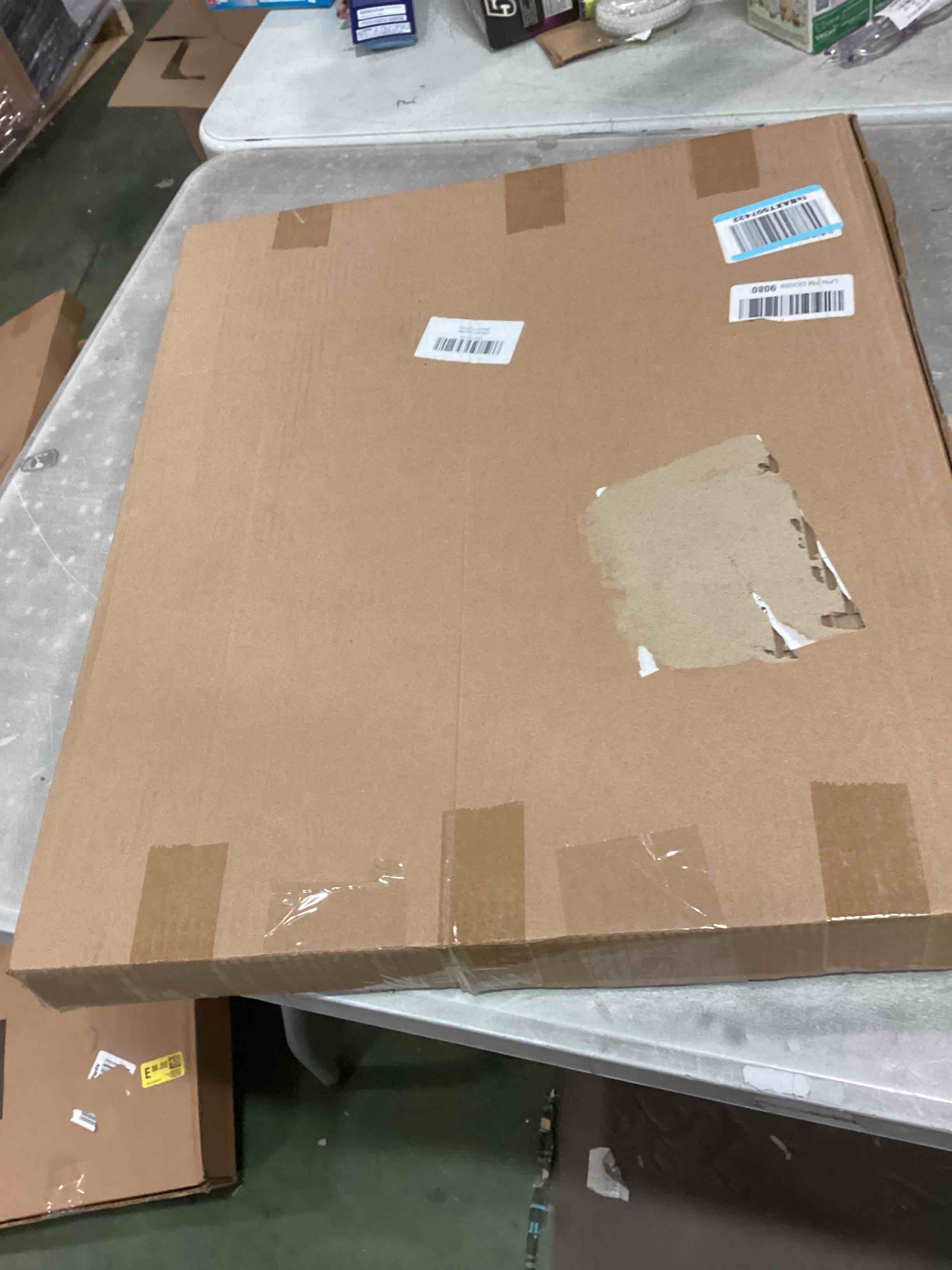 https://s3.amazonaws.com/lotting-images-prod/bidfta/TEA1919242_1735834339428.jpeg
