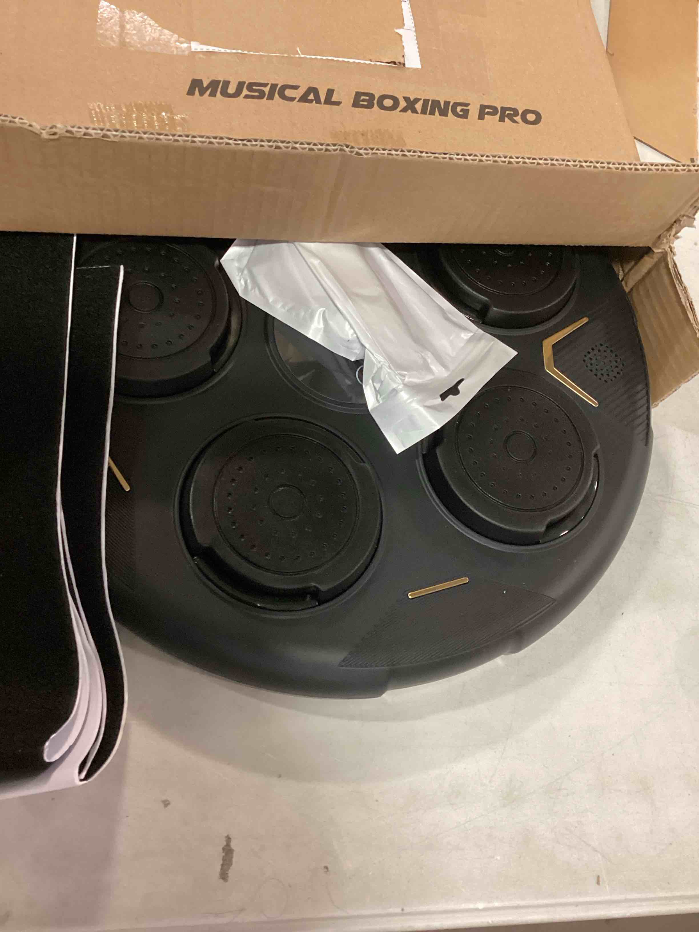 https://s3.amazonaws.com/lotting-images-prod/bidfta/TEA1920699_1736782071506.jpeg